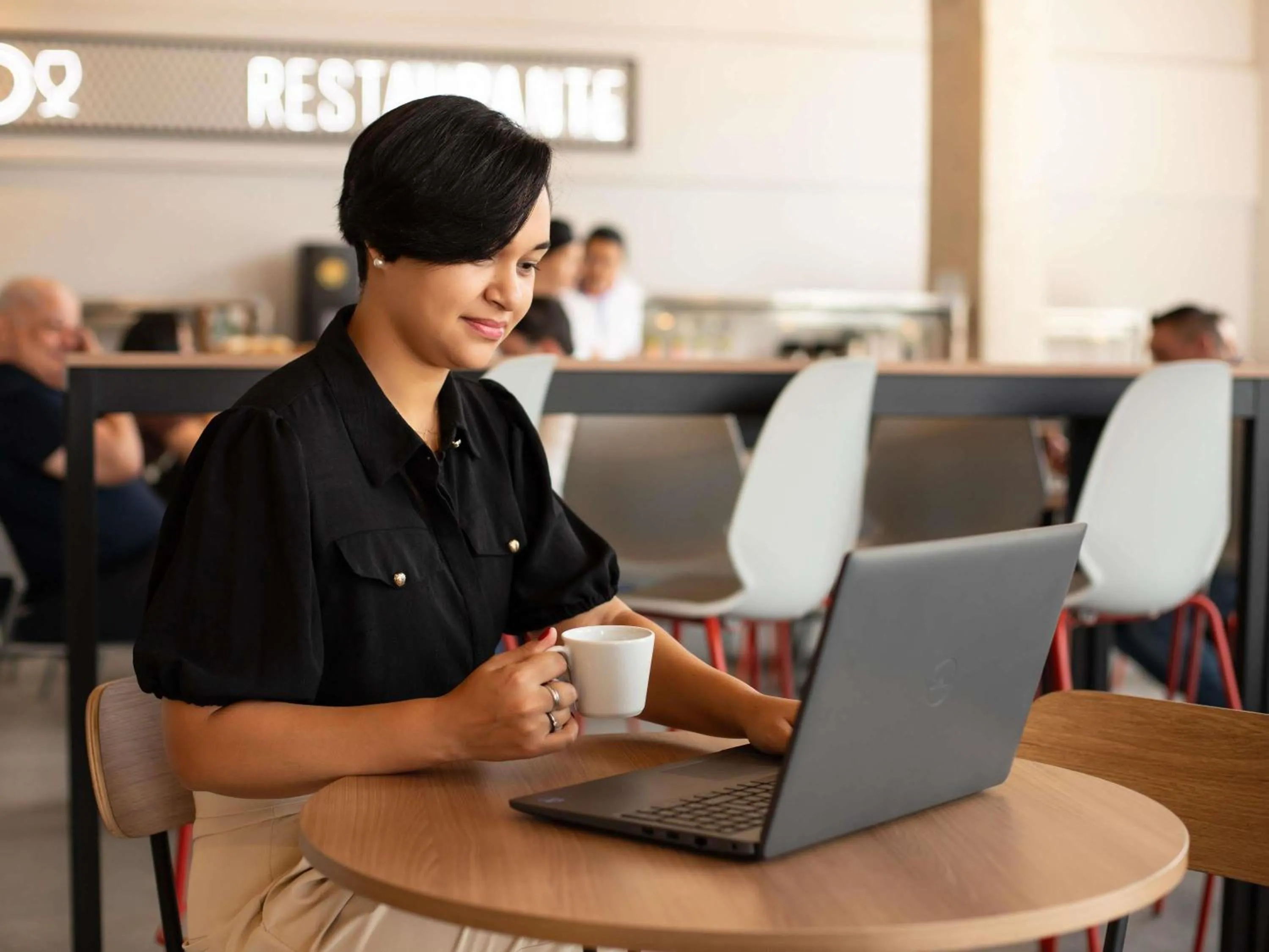 Lounge or bar in Ibis Serra Talhada