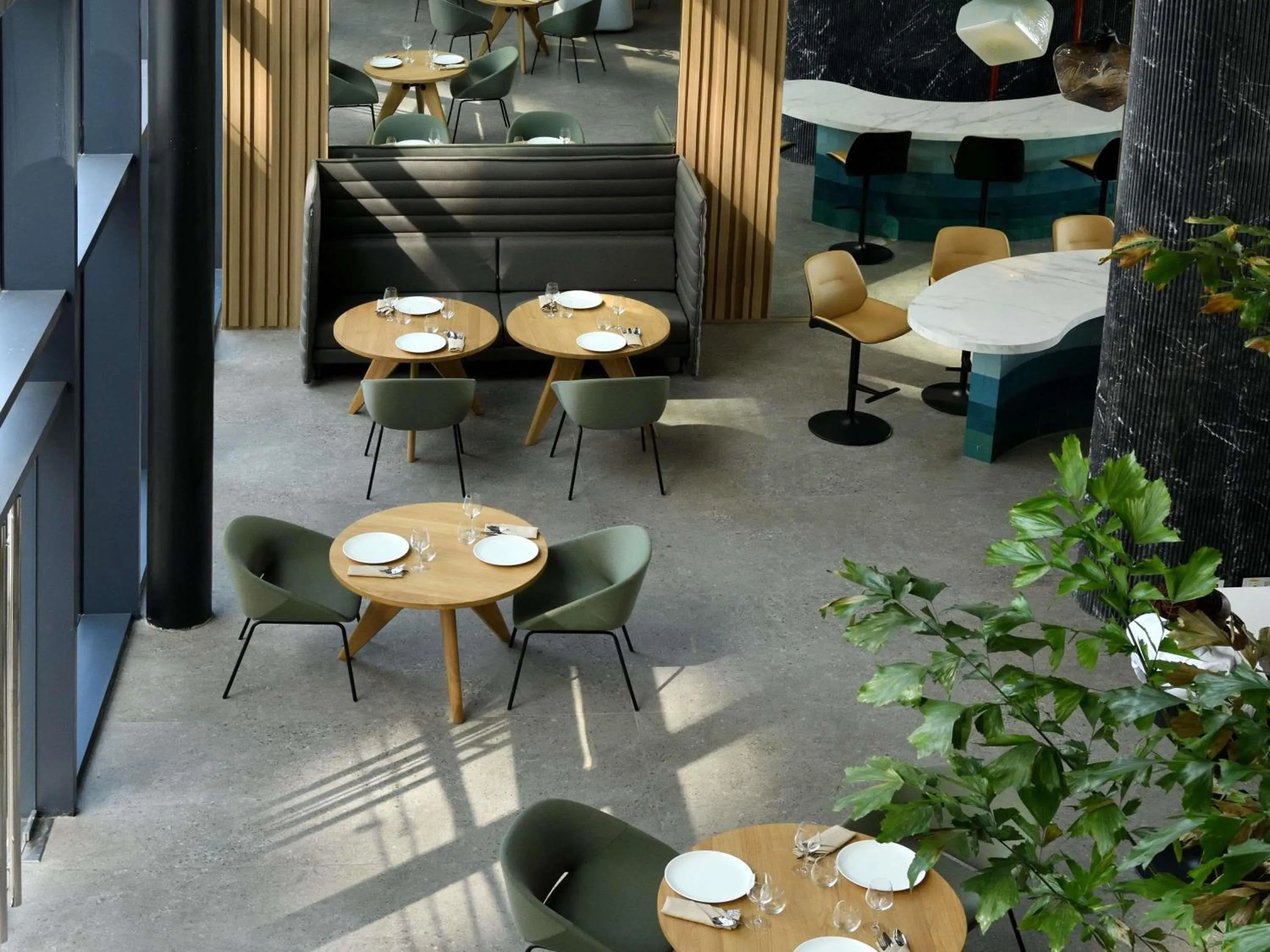 Lounge or bar in Novotel Abidjan Marcory