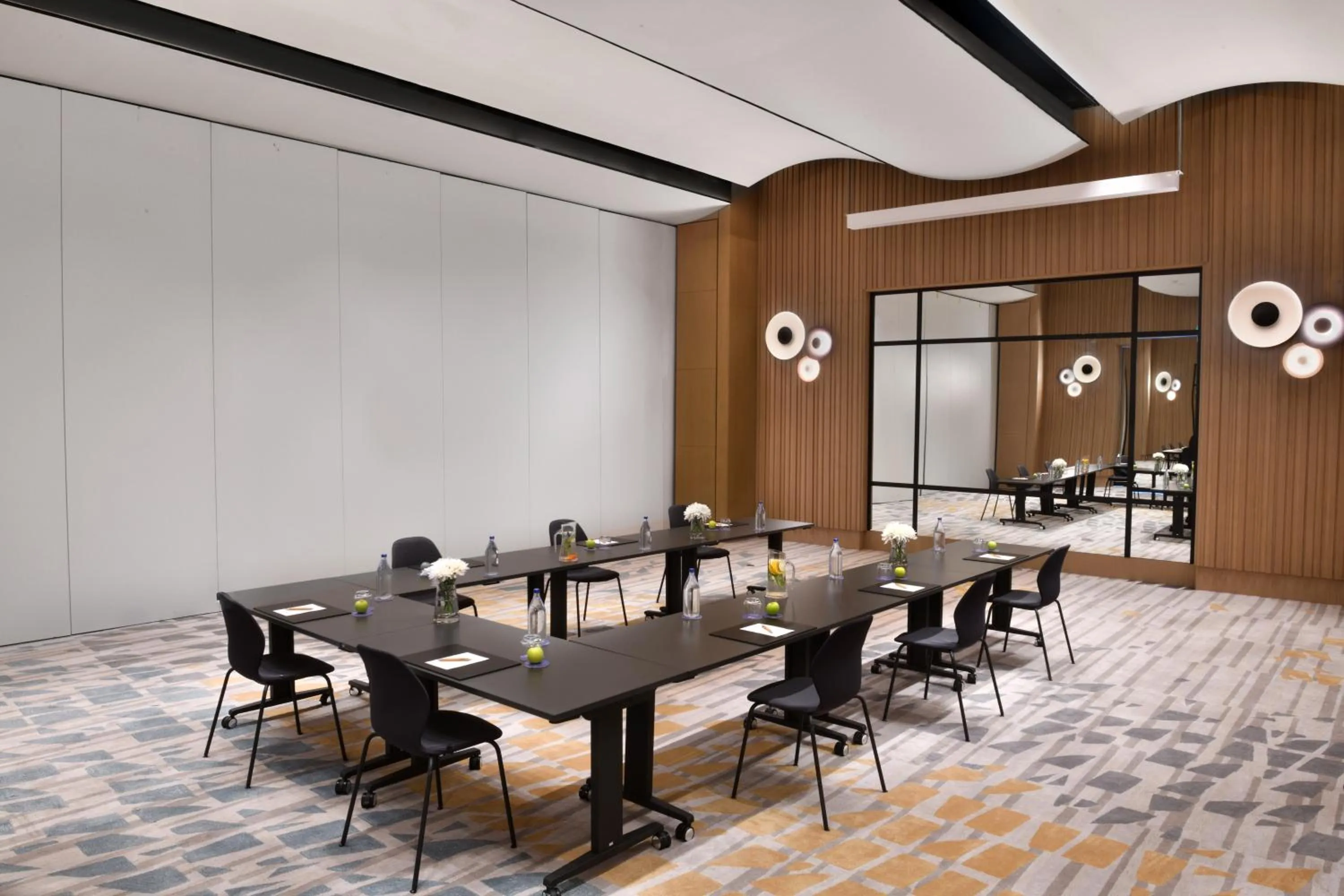 Meeting/conference room in Novotel Abidjan Marcory