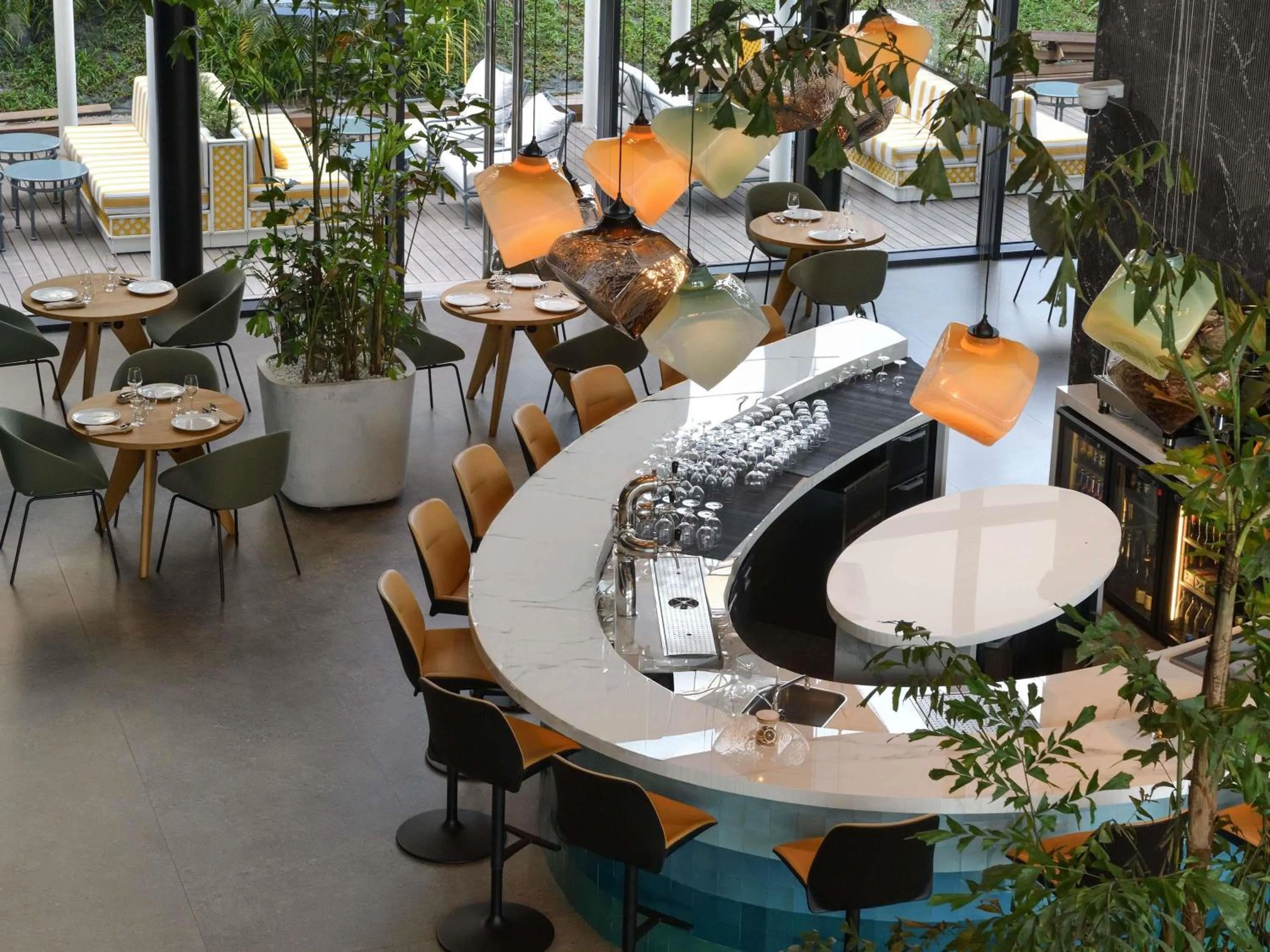 Lounge or bar in Novotel Abidjan Marcory