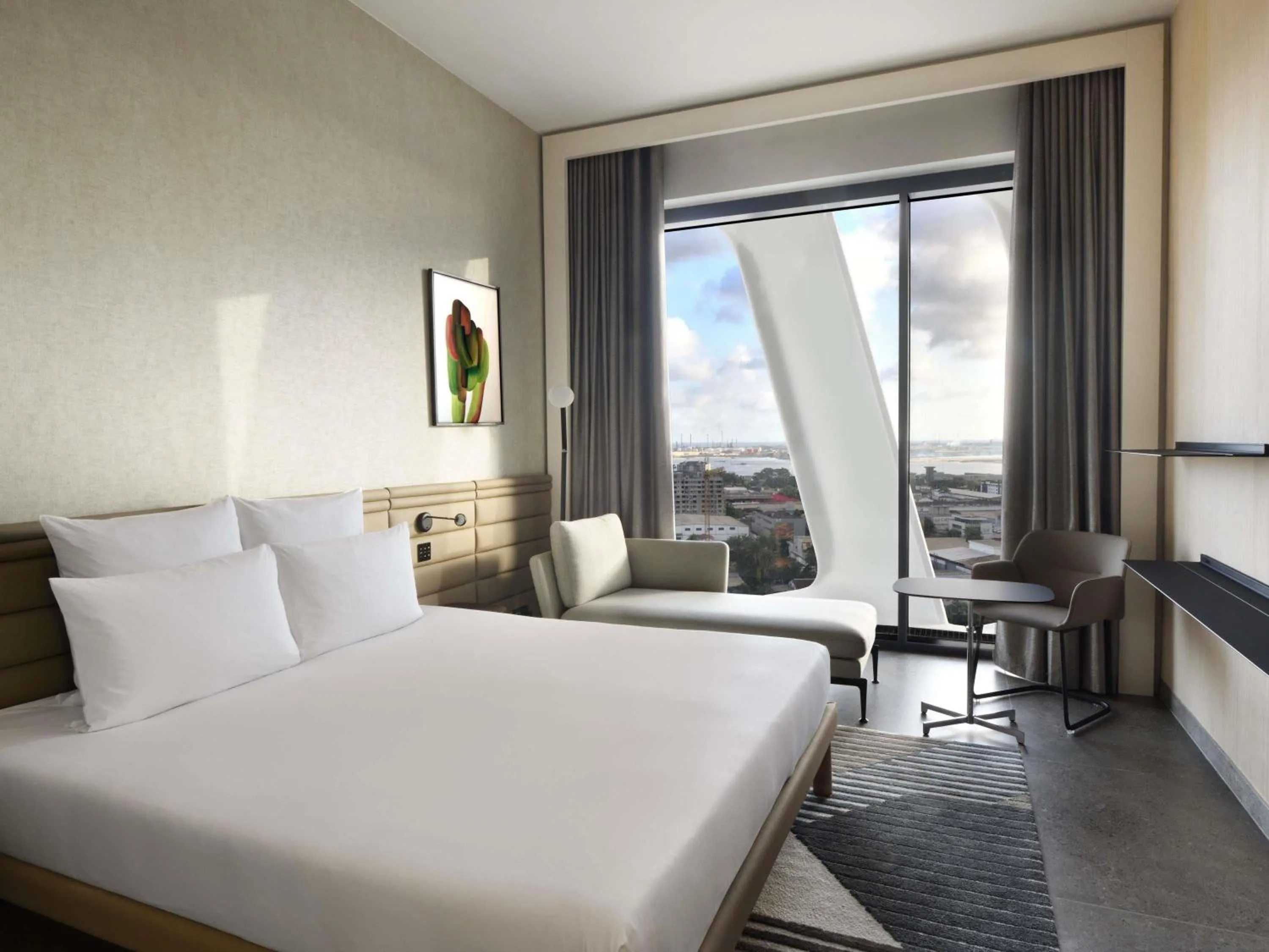 Bedroom, Bed in Novotel Abidjan Marcory