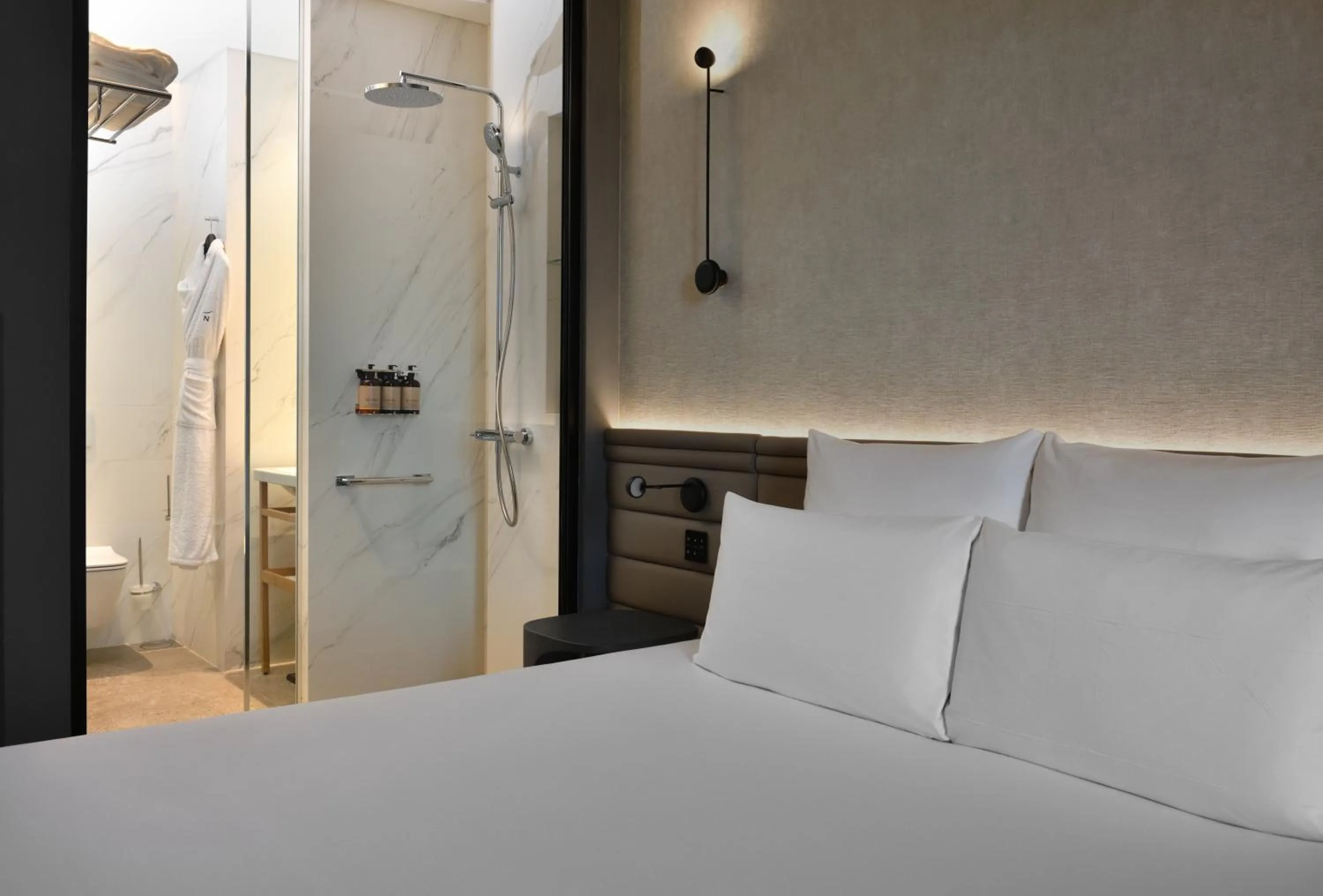 Bedroom, Bed in Novotel Abidjan Marcory