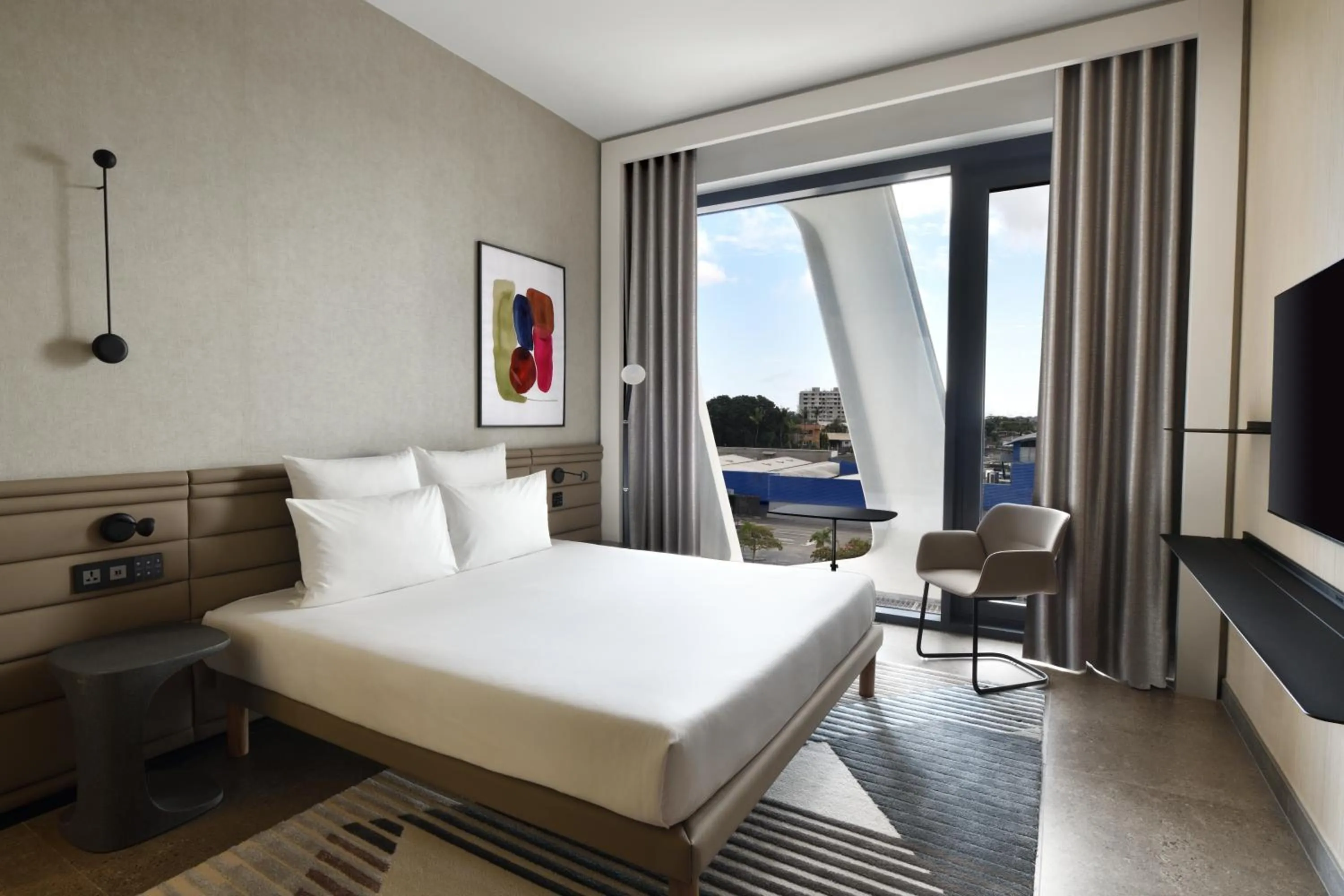 Bedroom, Bed in Novotel Abidjan Marcory