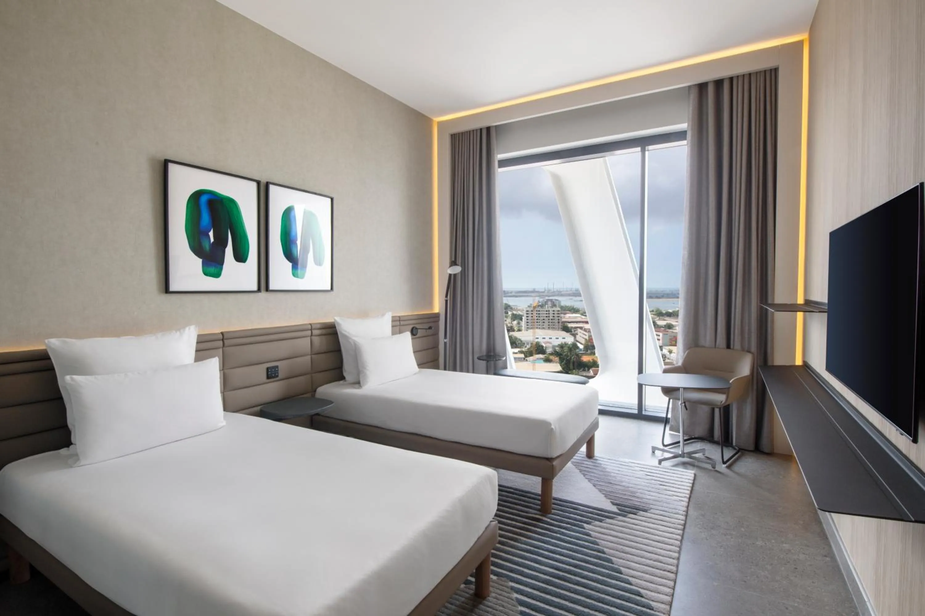 Bedroom, Bed in Novotel Abidjan Marcory