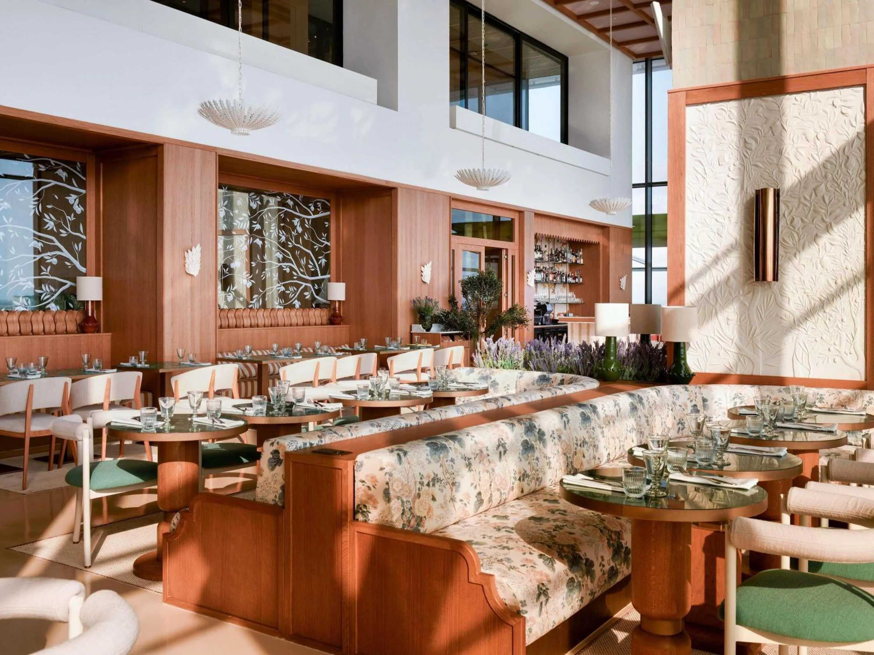 Restaurant/places to eat in Novotel Abidjan Marcory