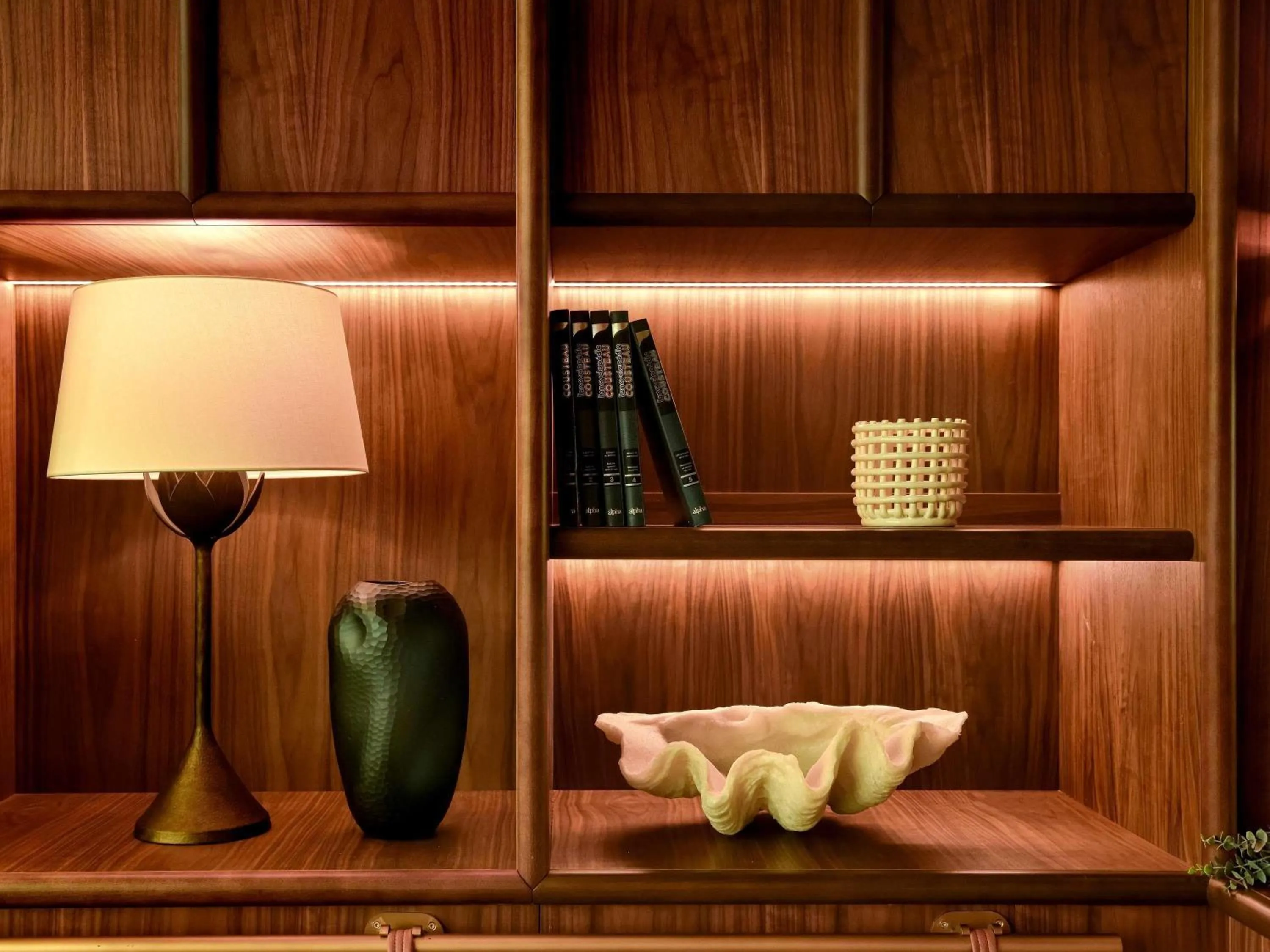 Lounge or bar in Novotel Abidjan Marcory