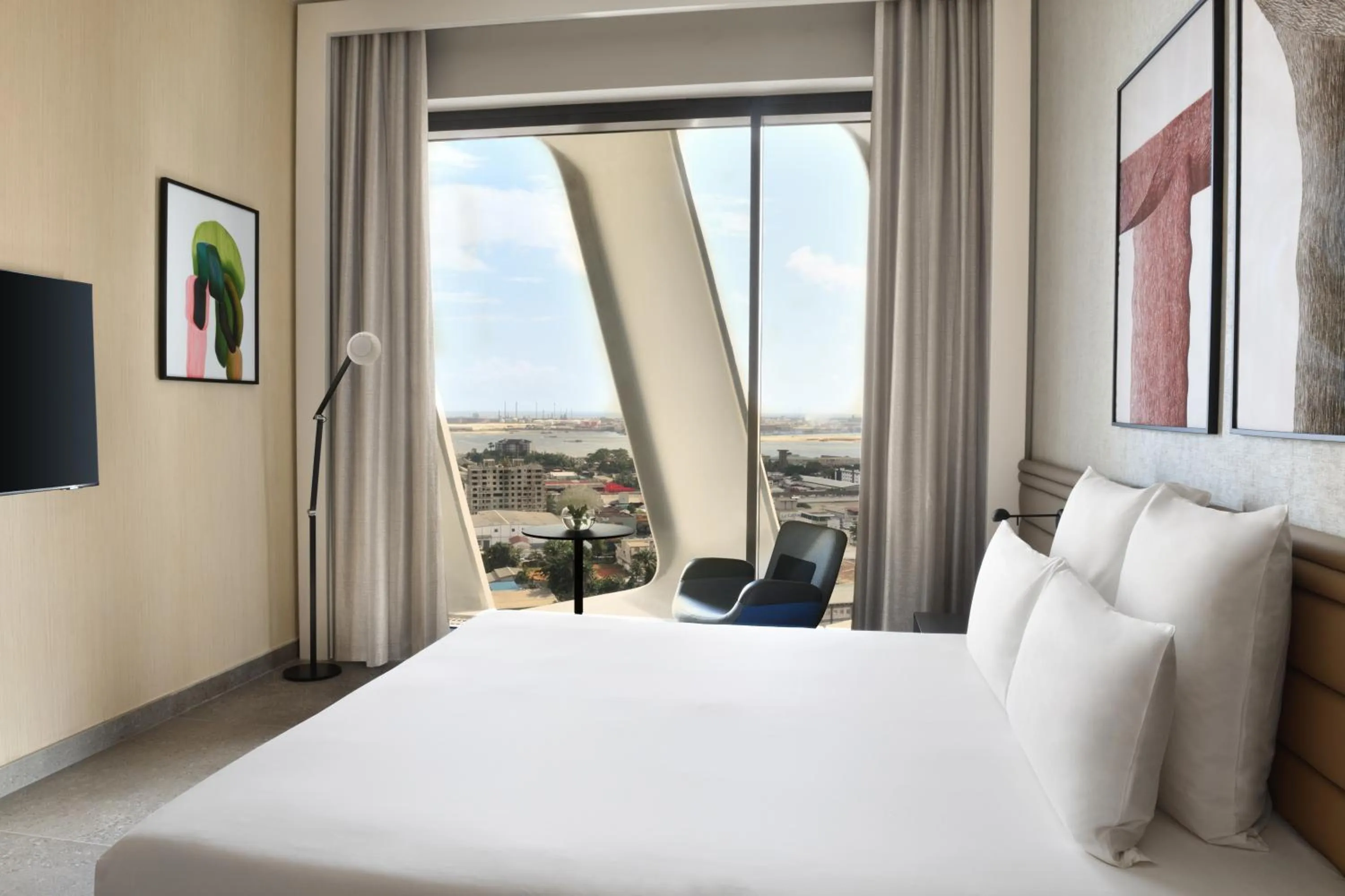 Bedroom, Bed in Novotel Abidjan Marcory