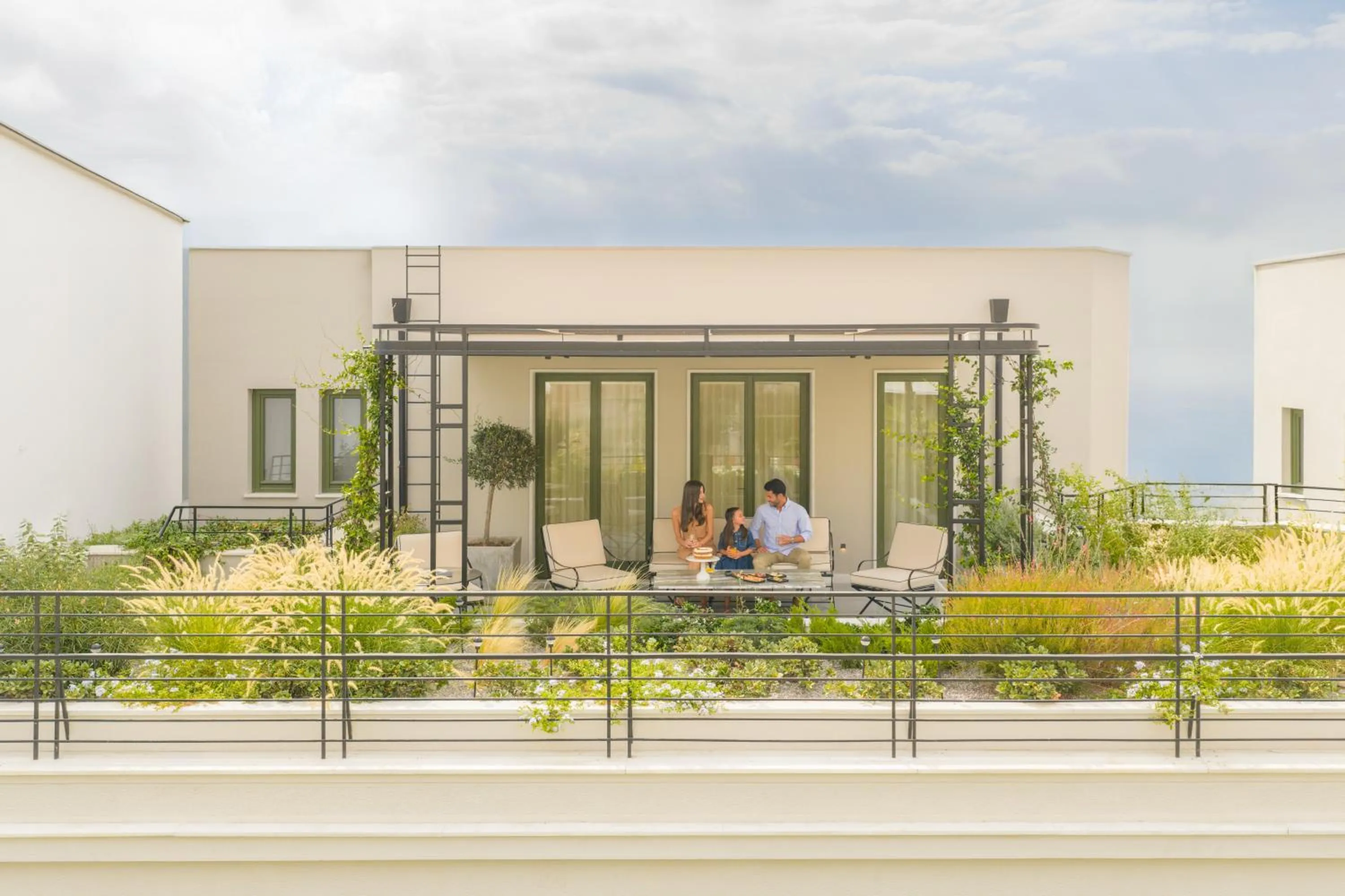 Family in Athens Capital Suites-MGallery Collection