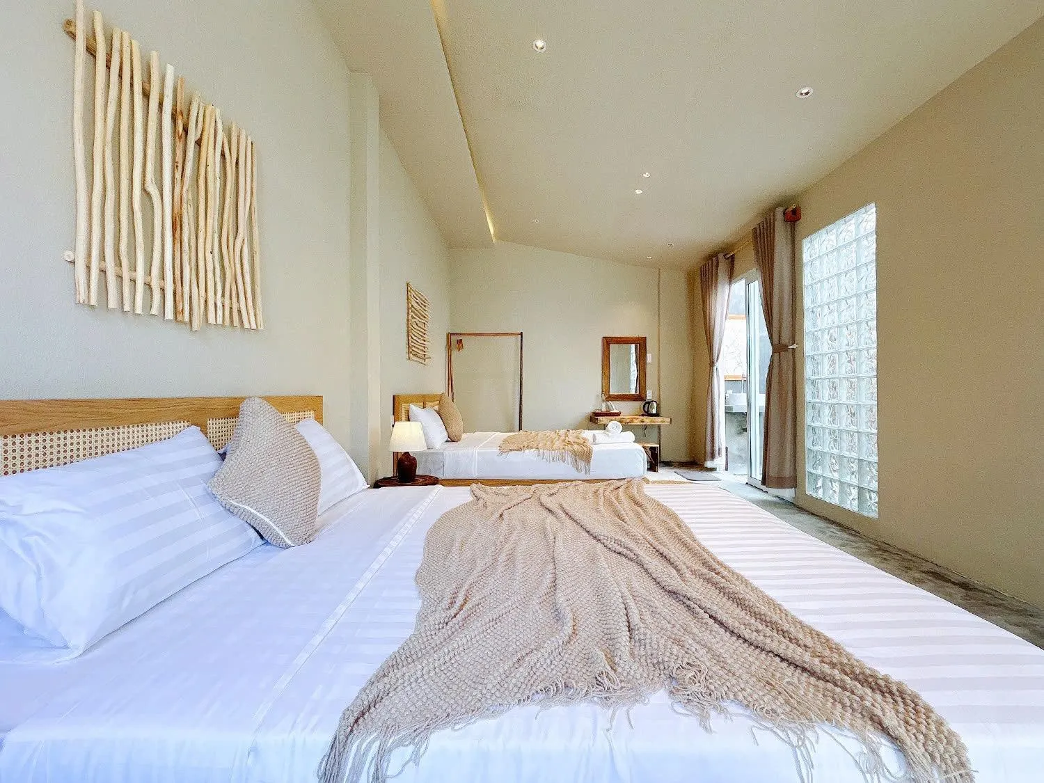 Bed in Emerald Beach Homestay