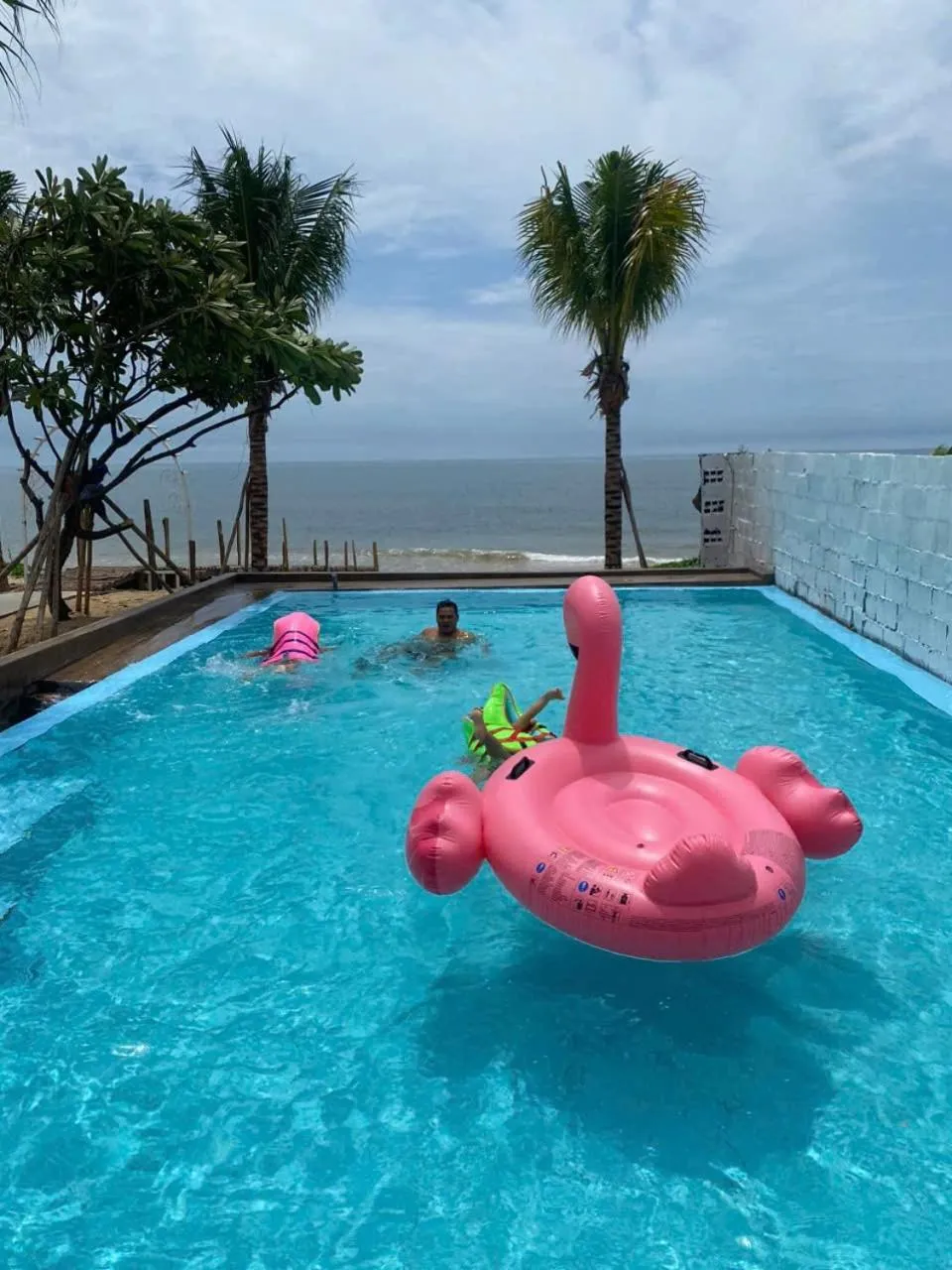 Swimming pool in Emerald Beach Homestay