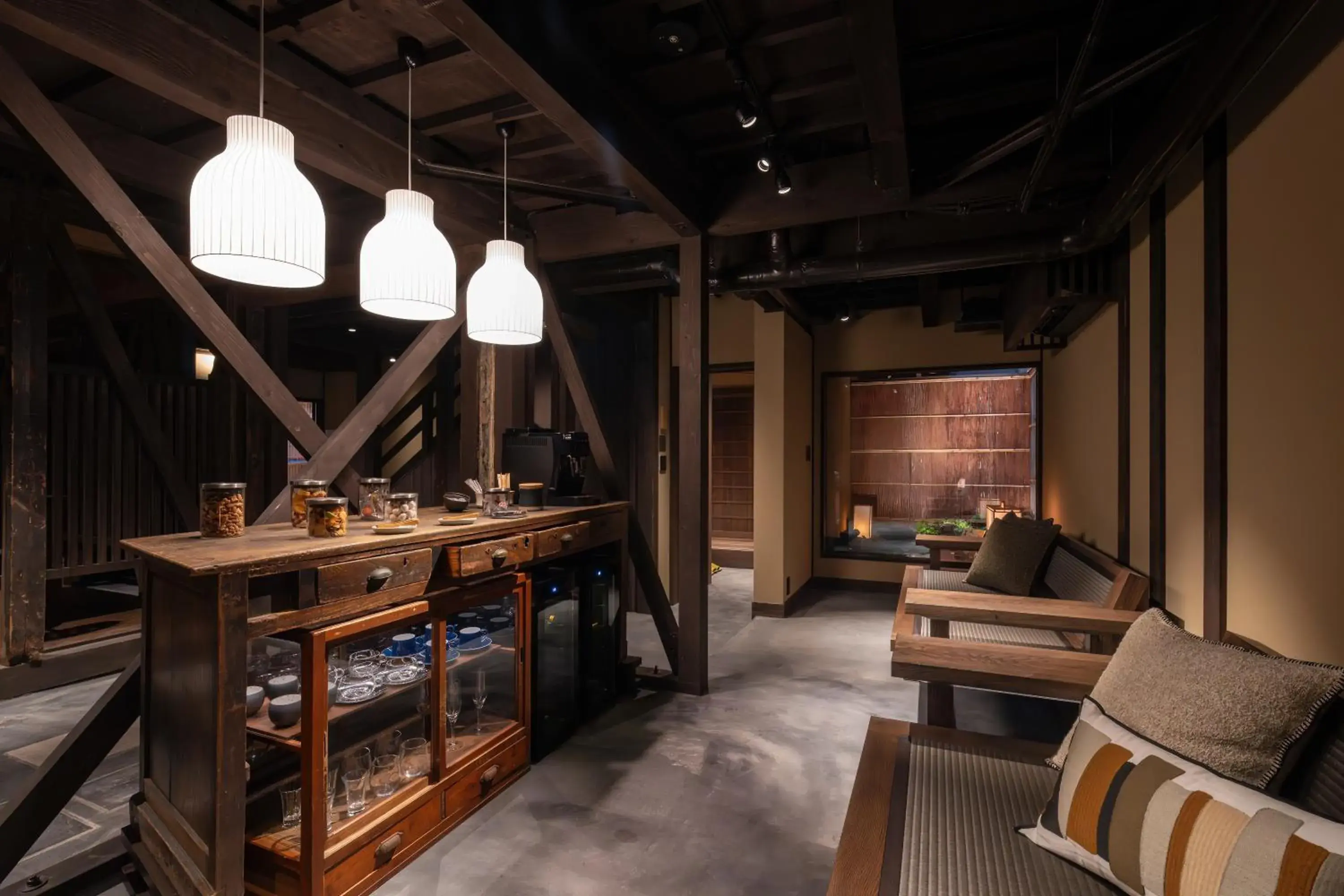 Lounge or bar in Nazuna Kyoto Higashi Honganji Lounge or bar in Nazuna Kyoto Higashi Honganji