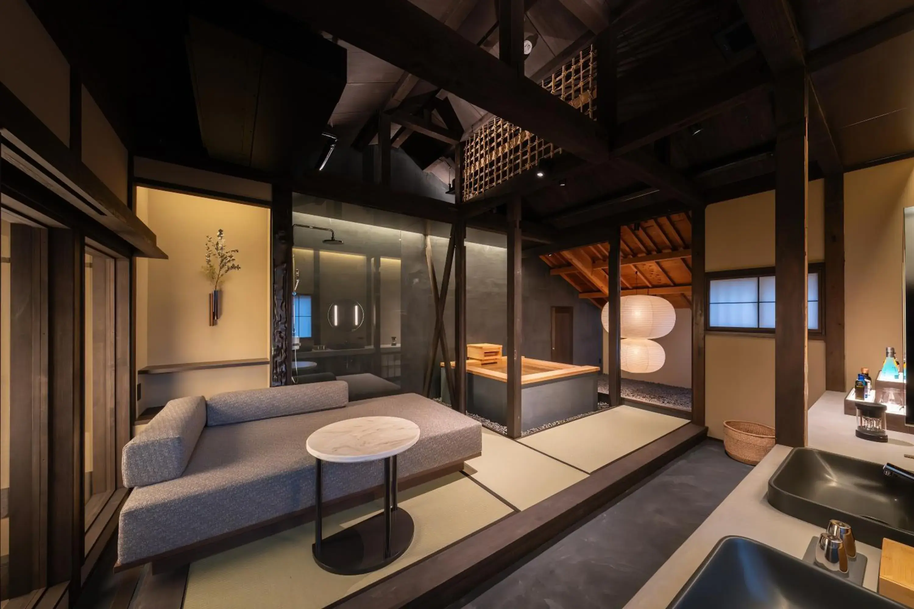 Bed in Nazuna Kyoto Higashi Honganji Bed in Nazuna Kyoto Higashi Honganji