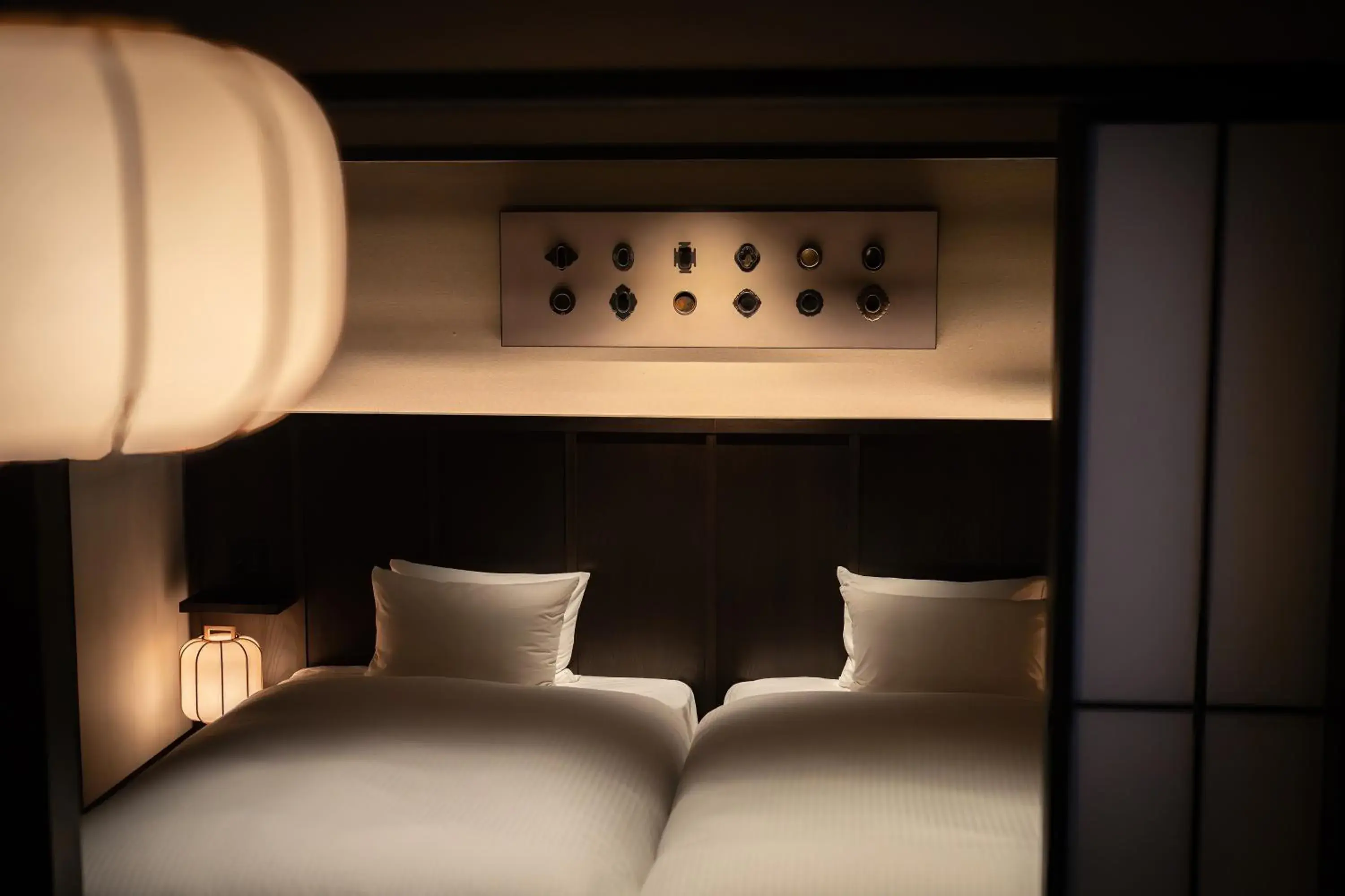 Bed in Nazuna Kyoto Higashi Honganji Bed in Nazuna Kyoto Higashi Honganji