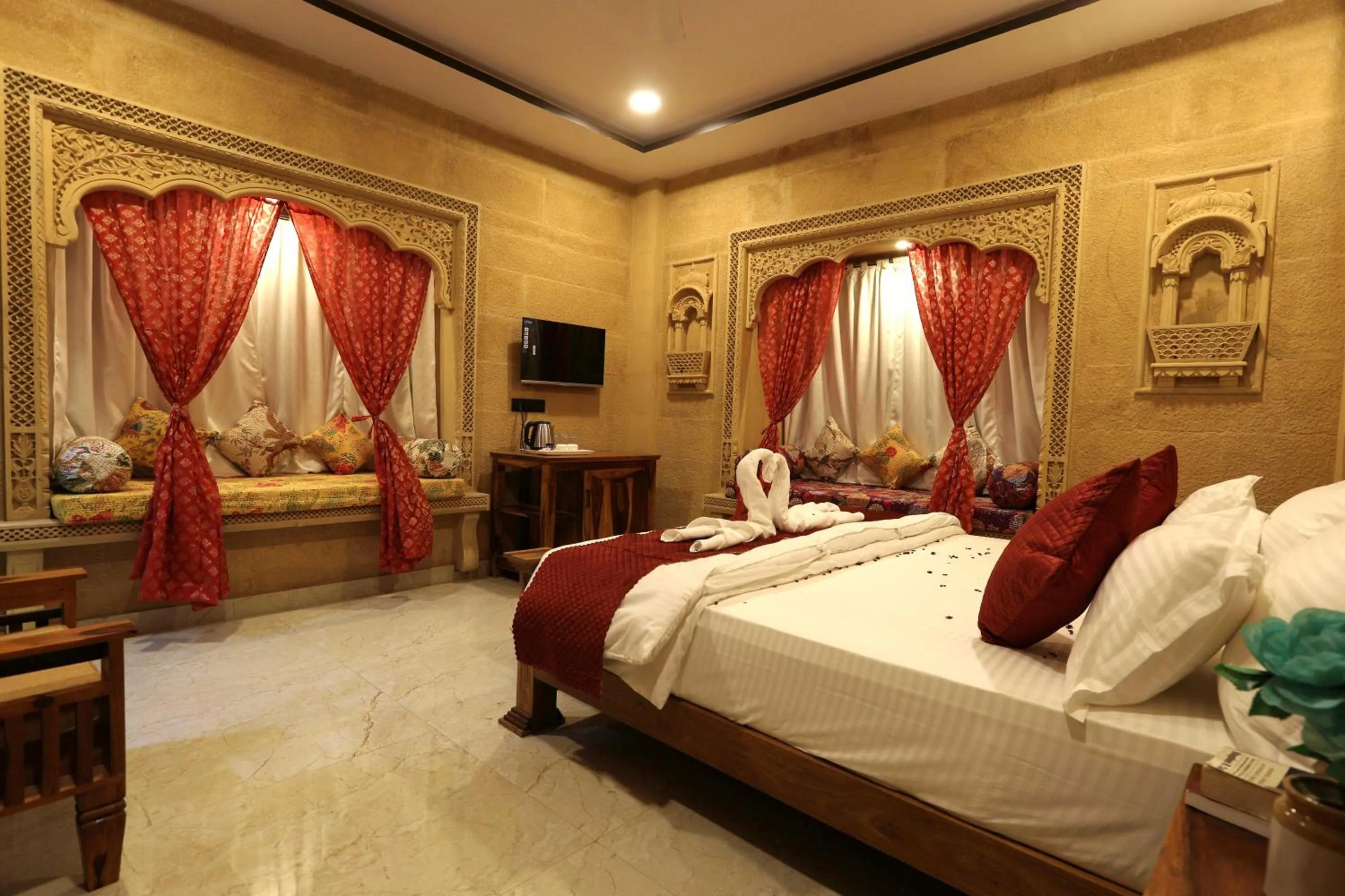 View (from property/room), Bed in Hotel Golden Signature