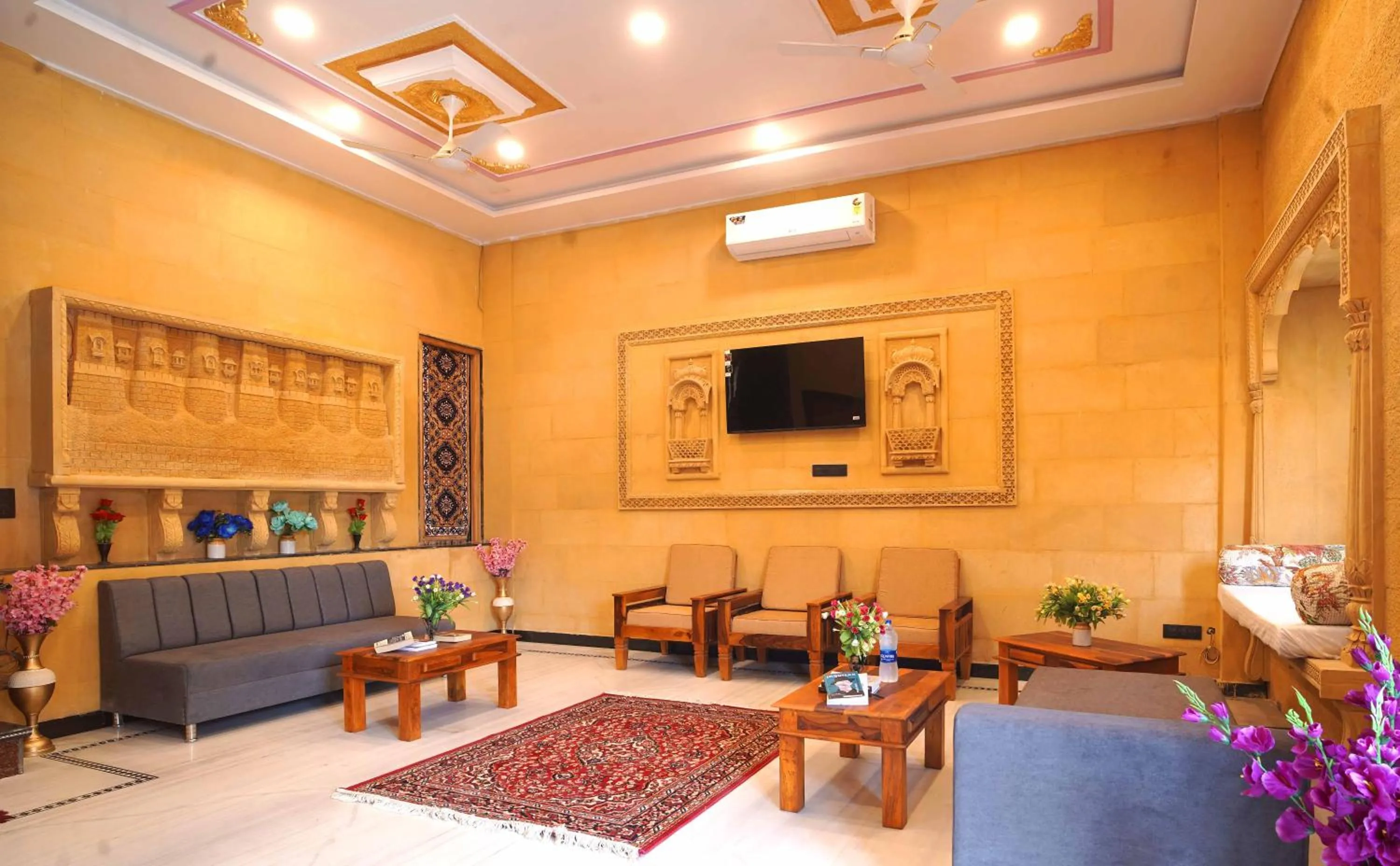 Lobby or reception in Hotel Golden Signature