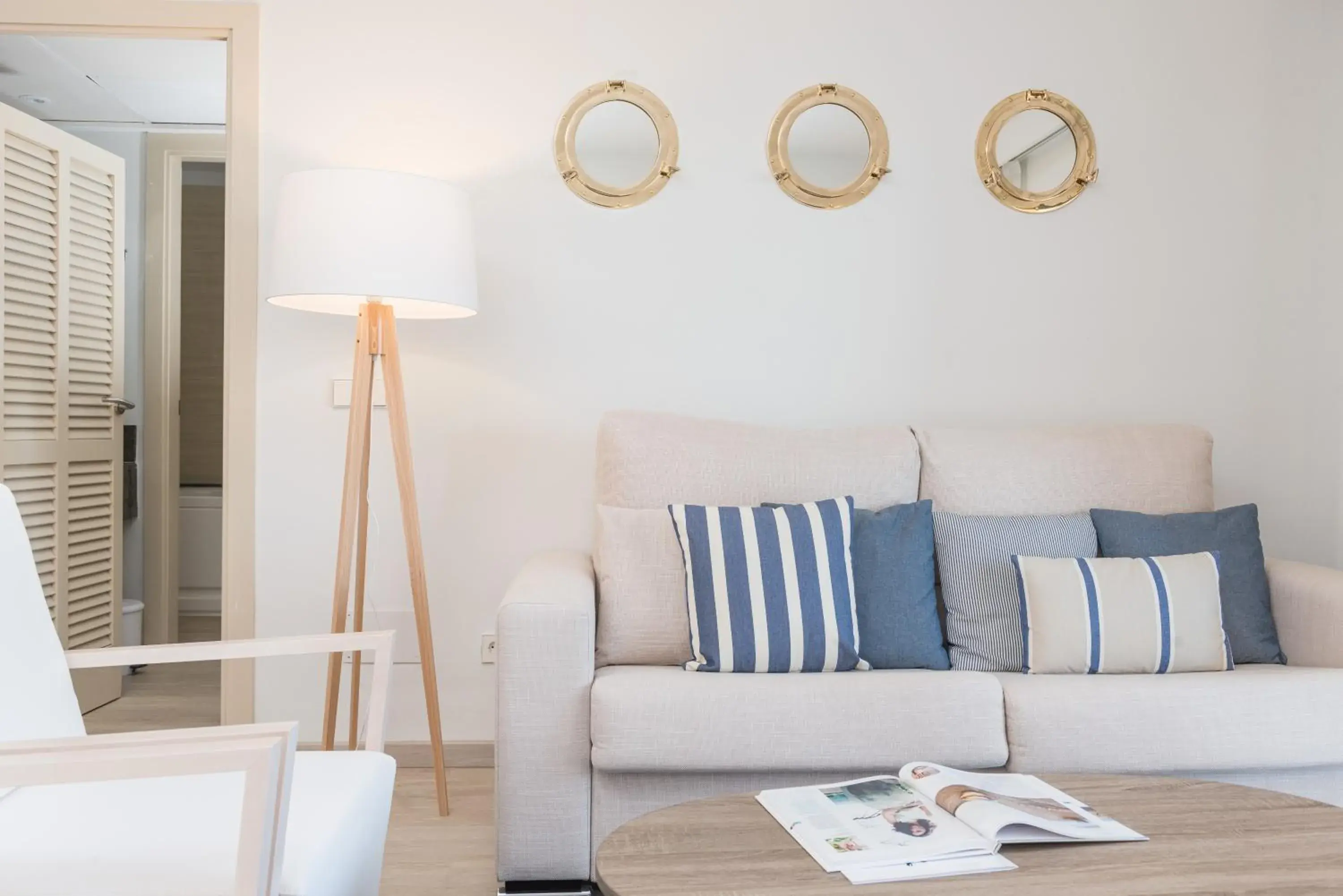 Photo of the whole room in Botel Alcudiamar - Alojamiento para Navegantes Photo of the whole room in Botel Alcudiamar - Alojamiento para Navegantes