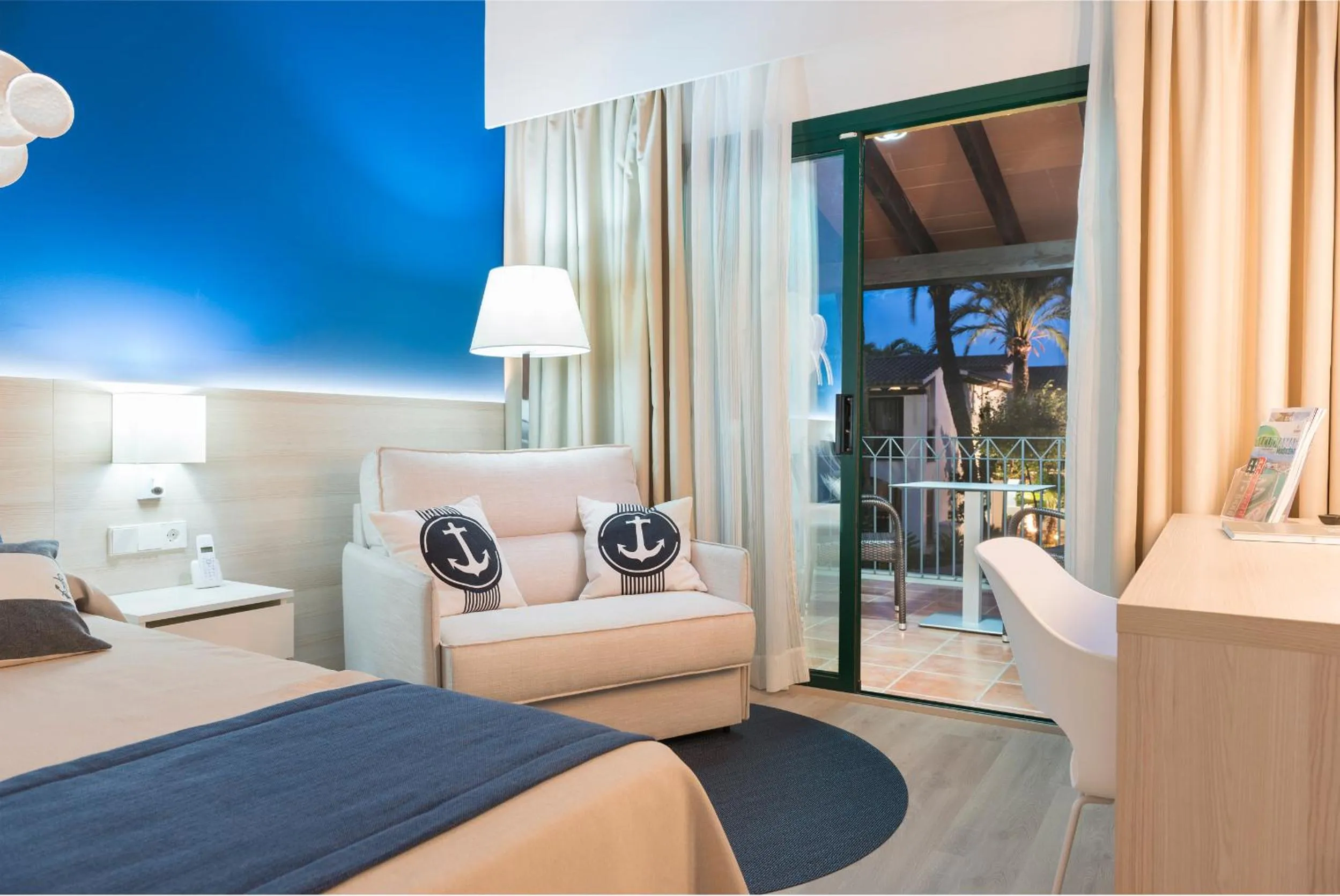 Photo of the whole room in Botel Alcudiamar - Alojamiento para Navegantes