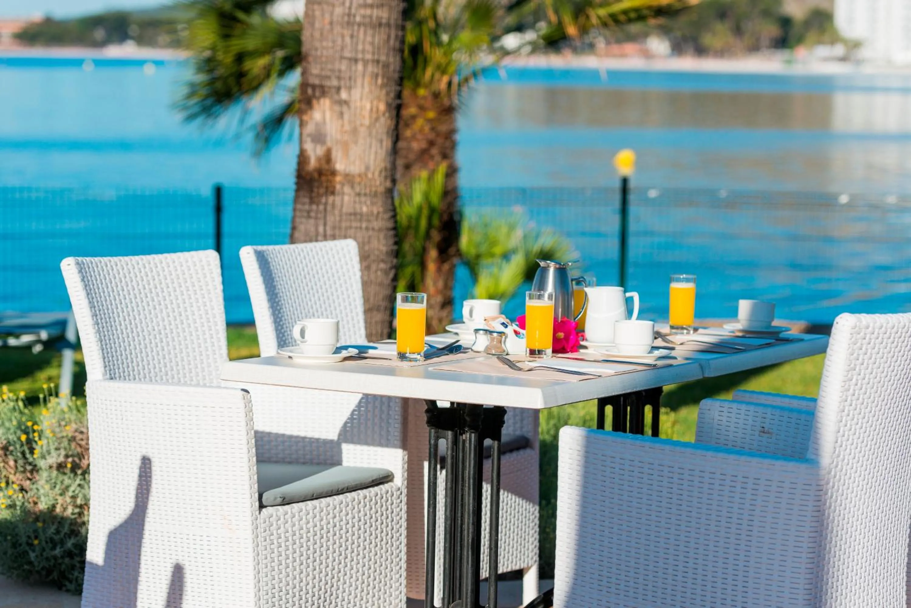 Restaurant/places to eat in Botel Alcudiamar - Alojamiento para Navegantes