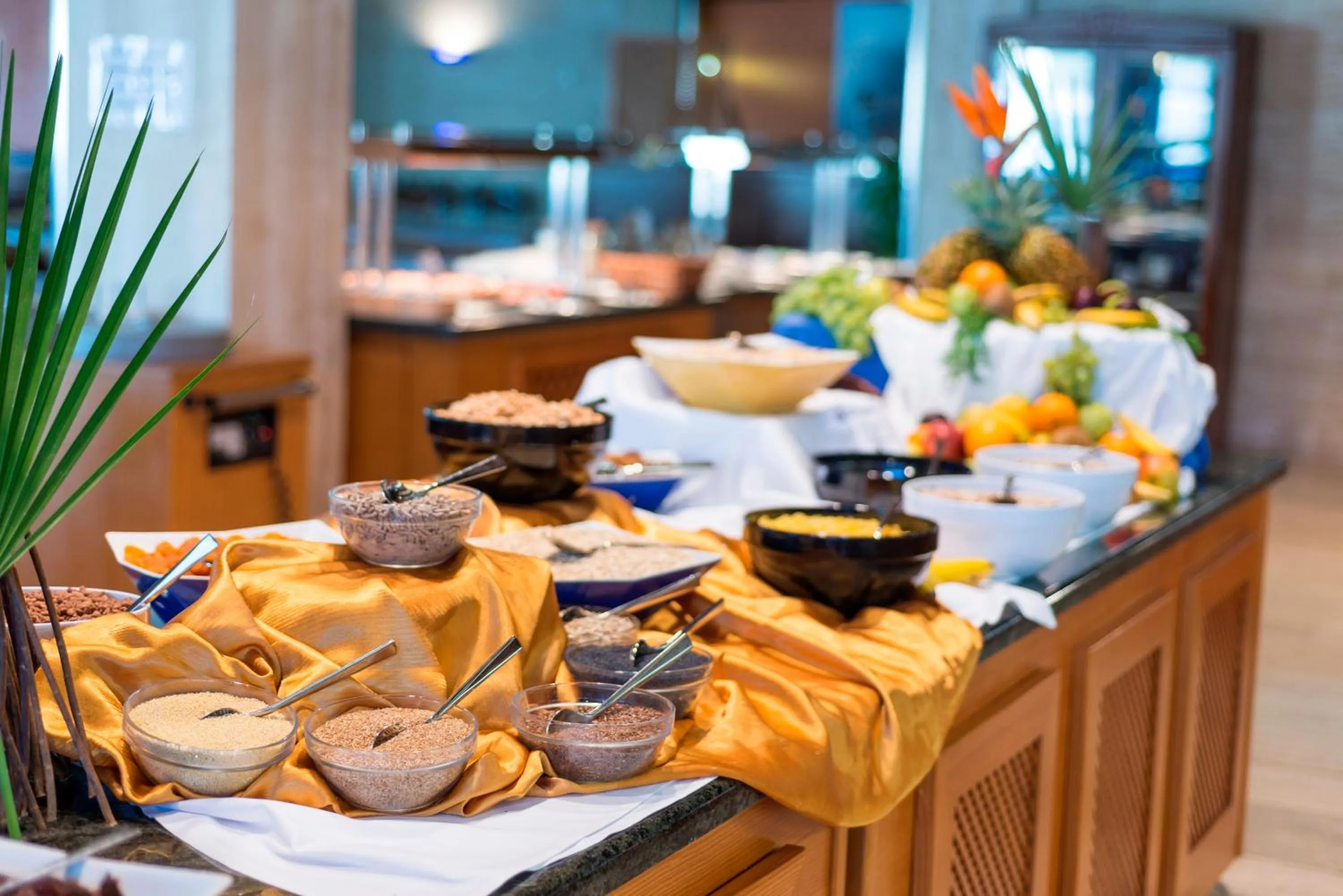 Buffet breakfast in Botel Alcudiamar - Alojamiento para Navegantes