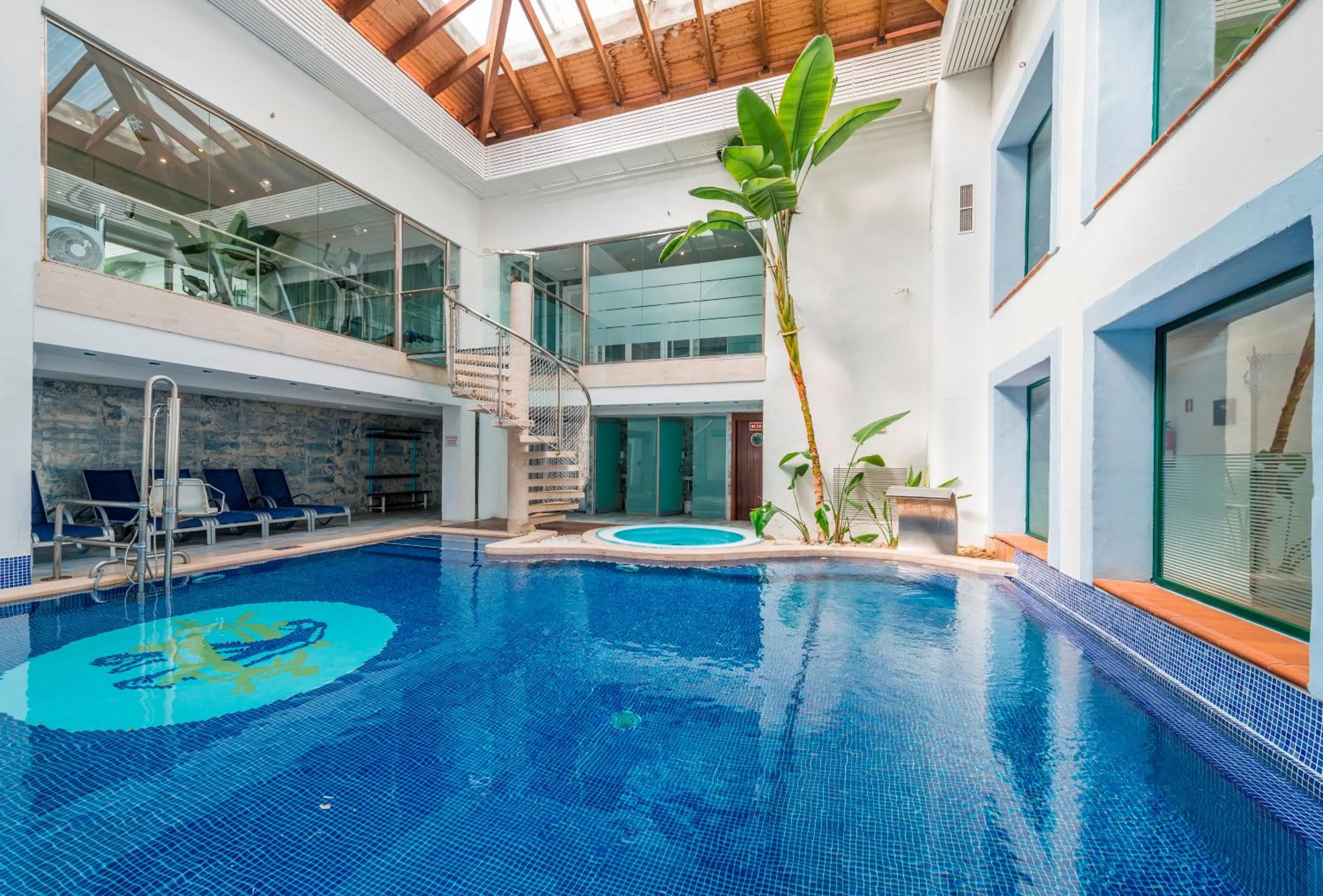 Spa and wellness centre/facilities in Botel Alcudiamar - Alojamiento para Navegantes