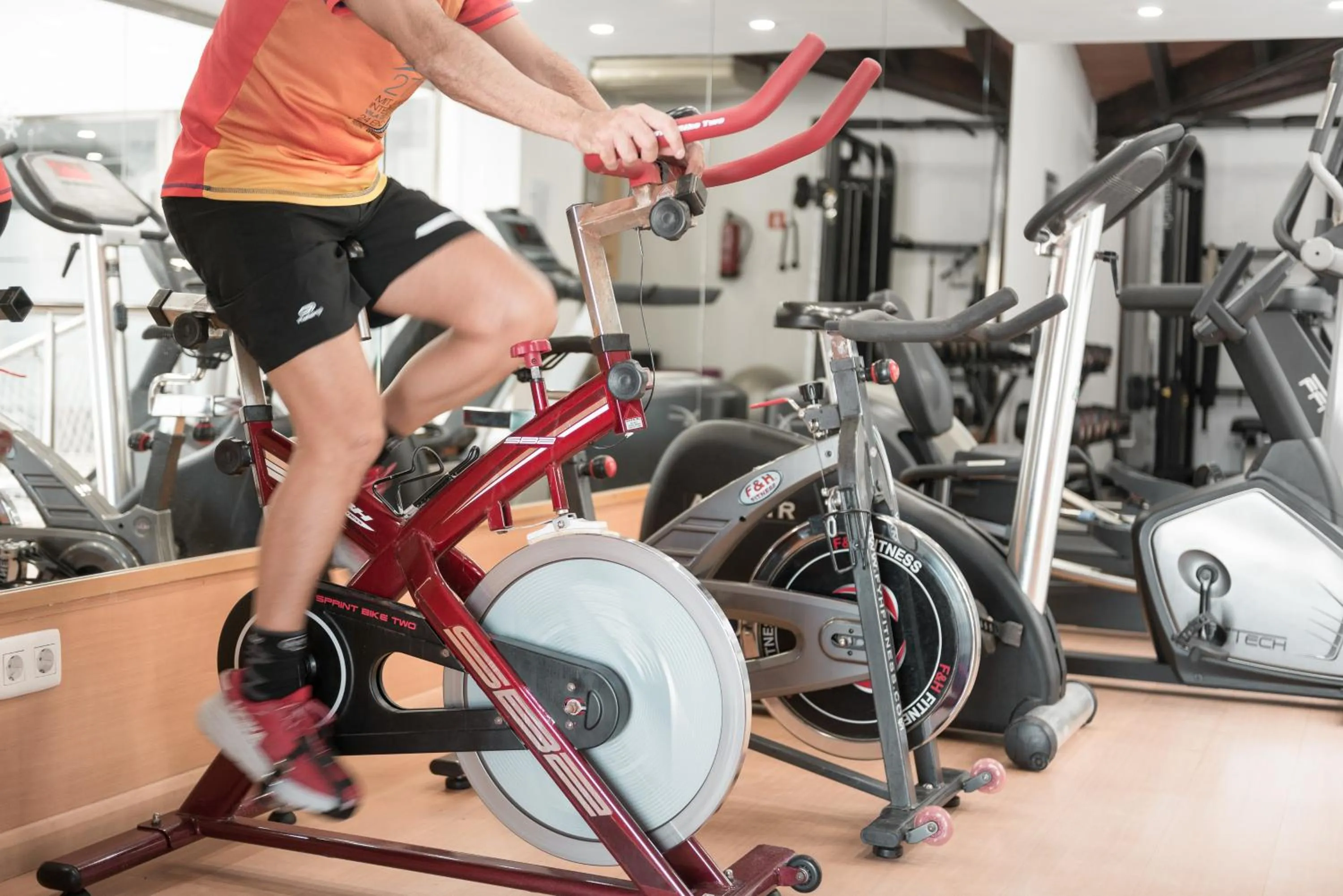 Fitness centre/facilities in Botel Alcudiamar - Alojamiento para Navegantes