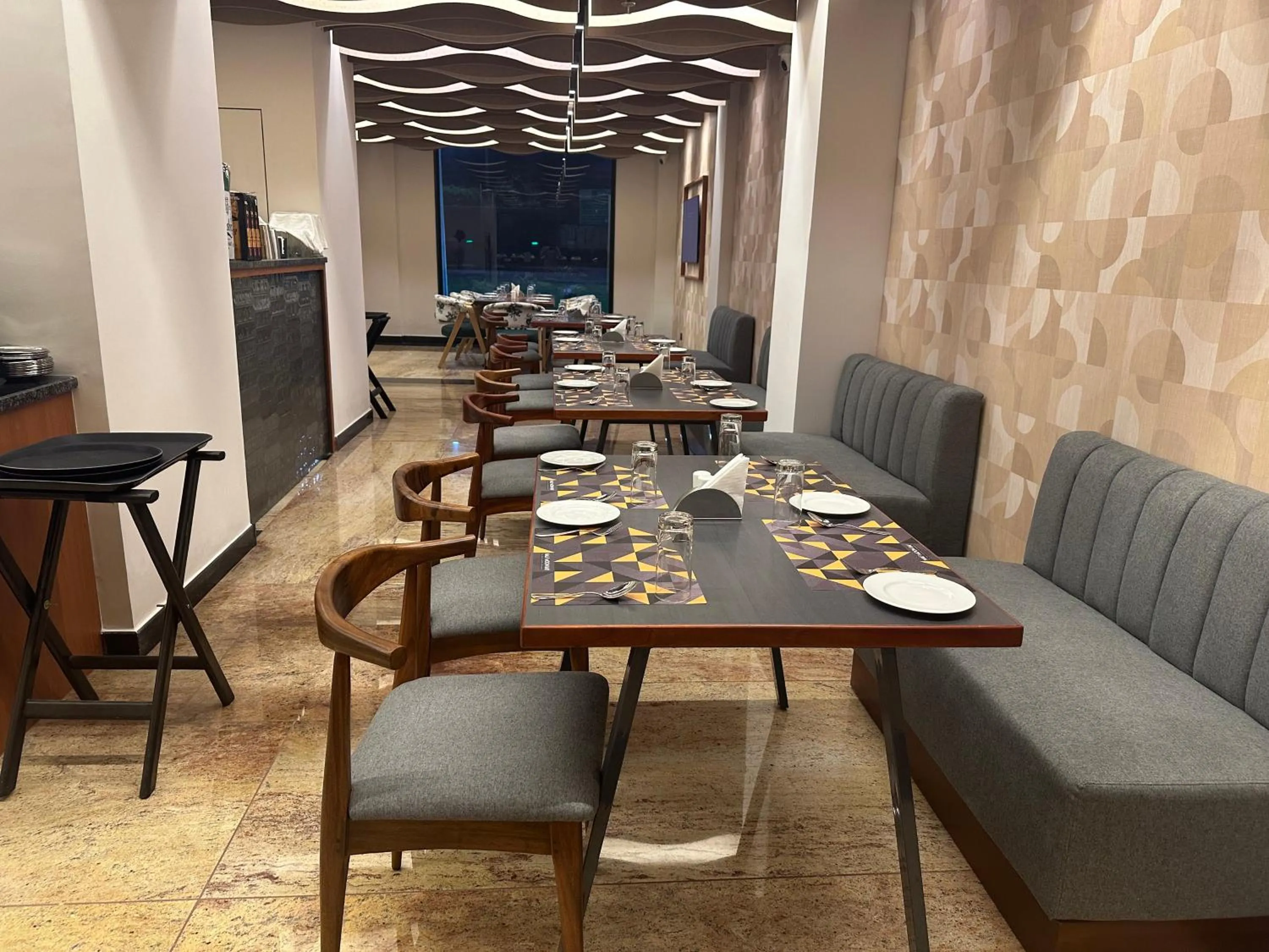 Restaurant/places to eat in The Citi Residenci Hotel, Banskopa
