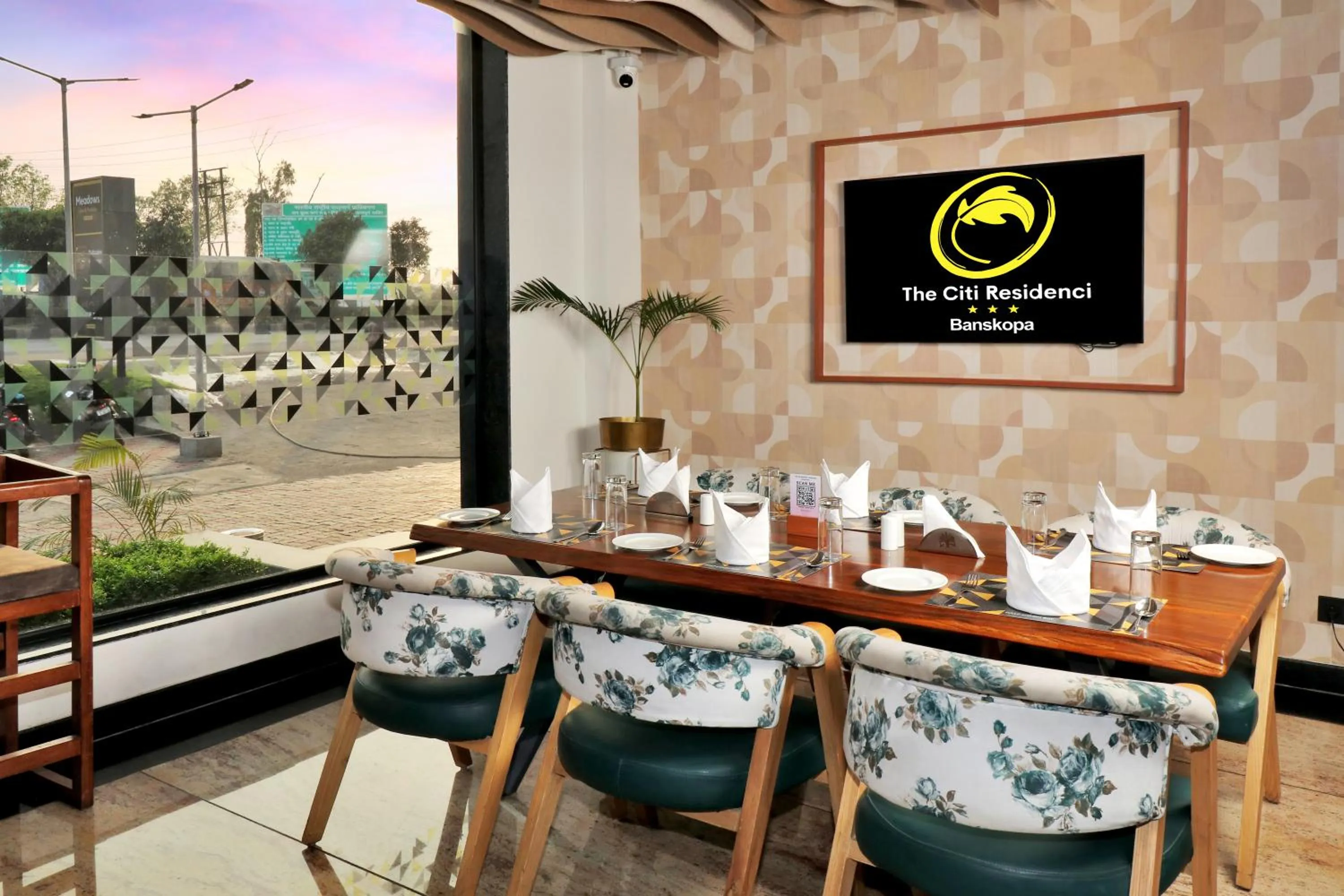 Restaurant/places to eat in The Citi Residenci Hotel, Banskopa