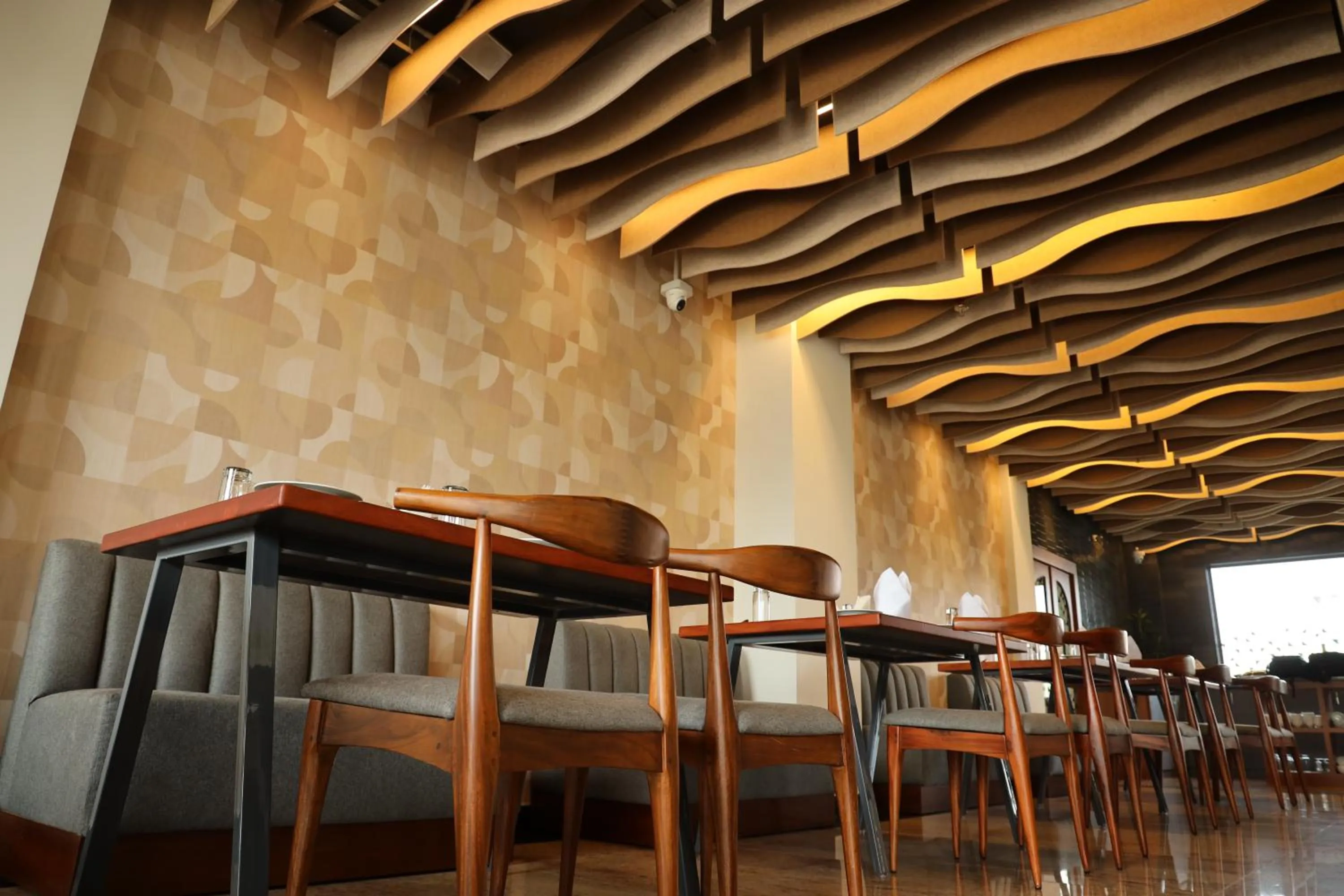 Restaurant/places to eat in The Citi Residenci Hotel, Banskopa