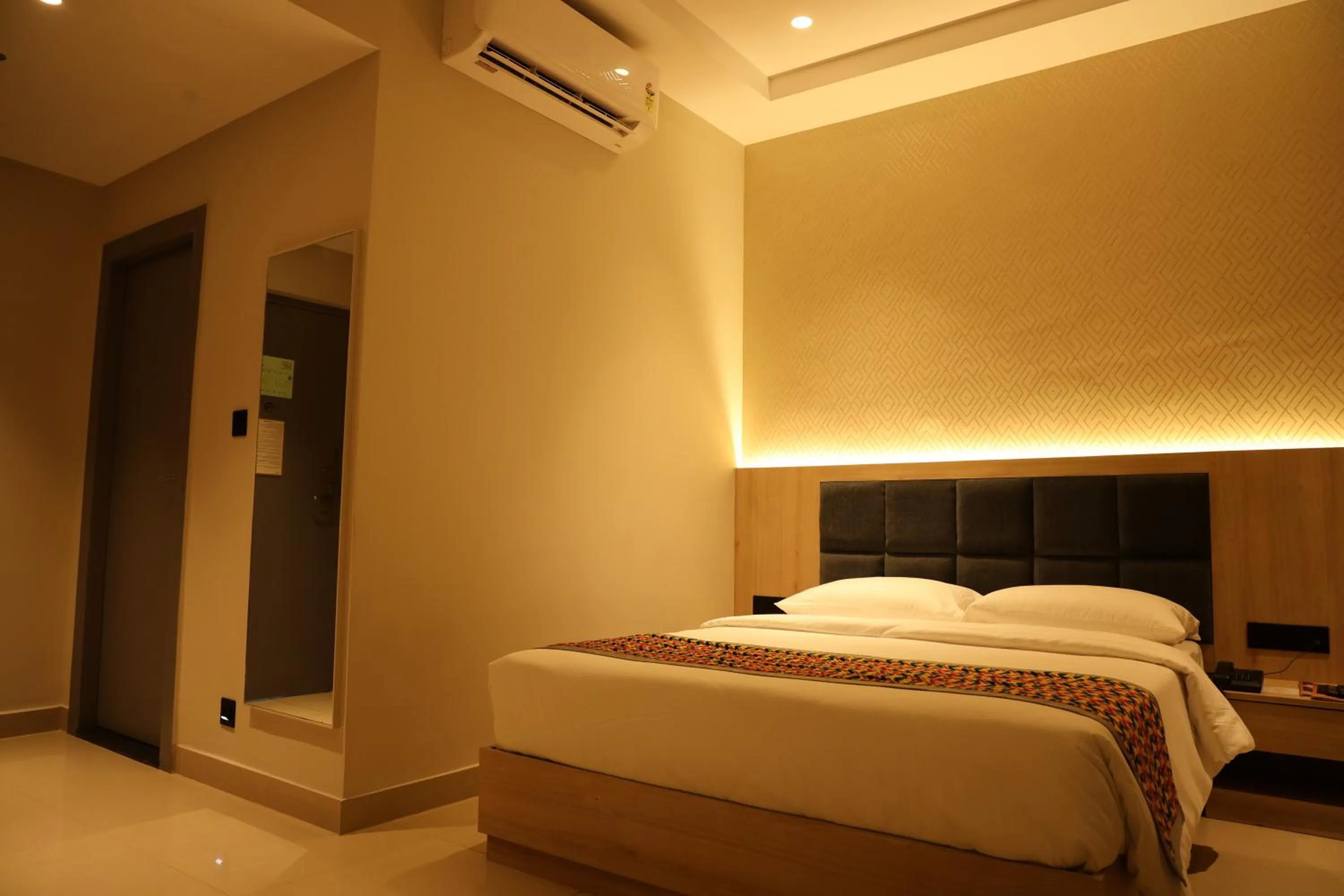 Bedroom, Bed in The Citi Residenci Hotel, Banskopa