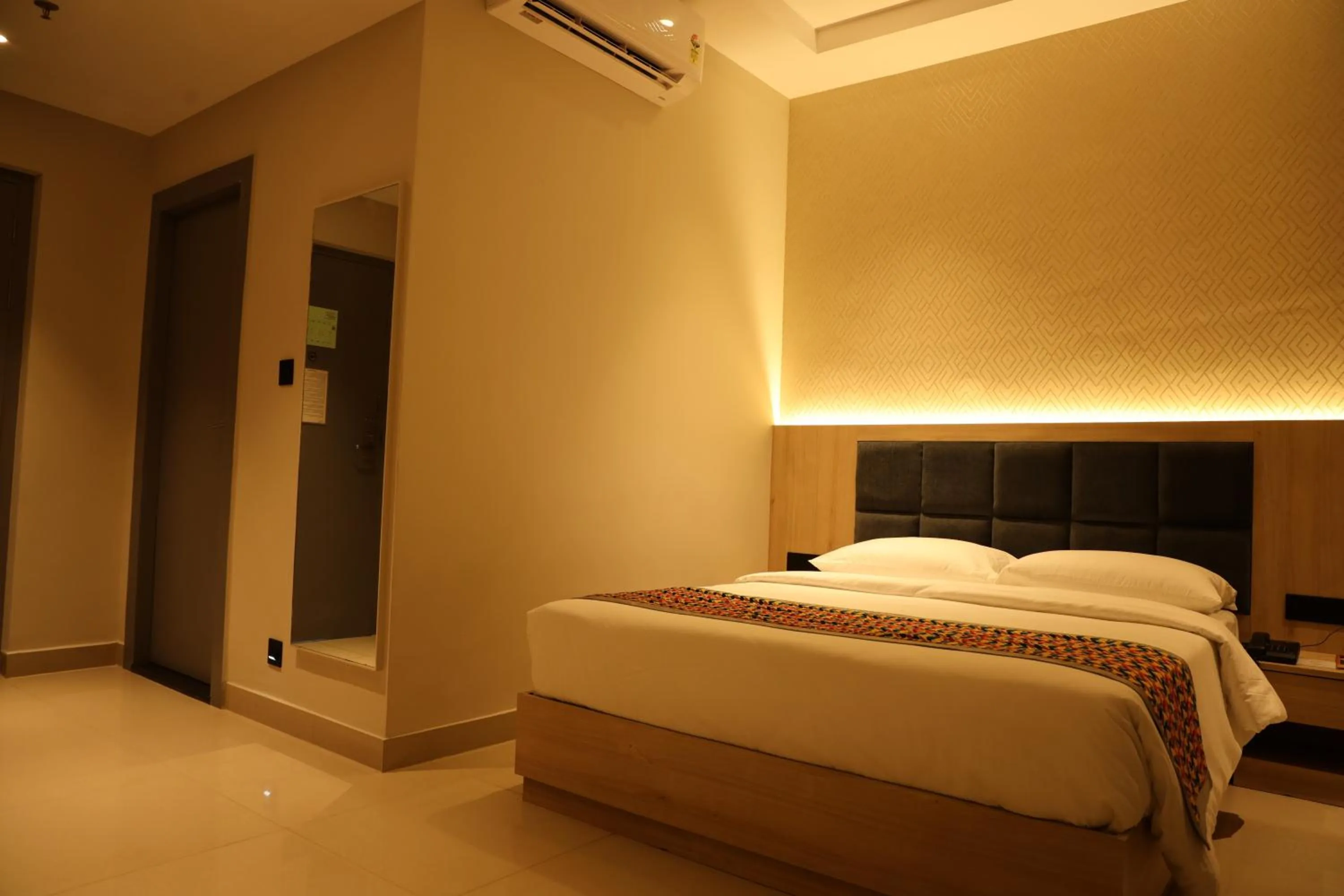 Bedroom, Bed in The Citi Residenci Hotel, Banskopa