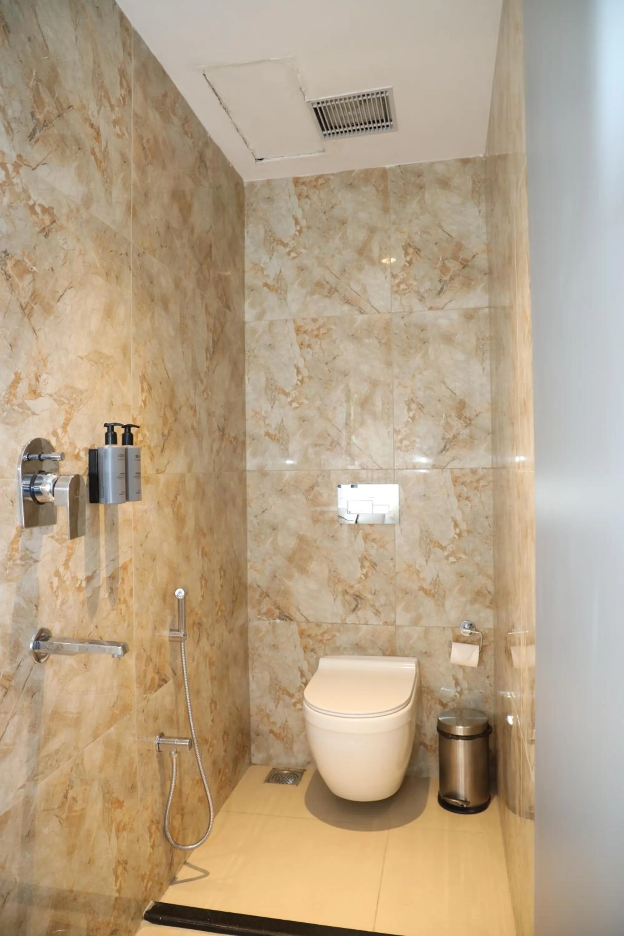 Bathroom in The Citi Residenci Hotel, Banskopa