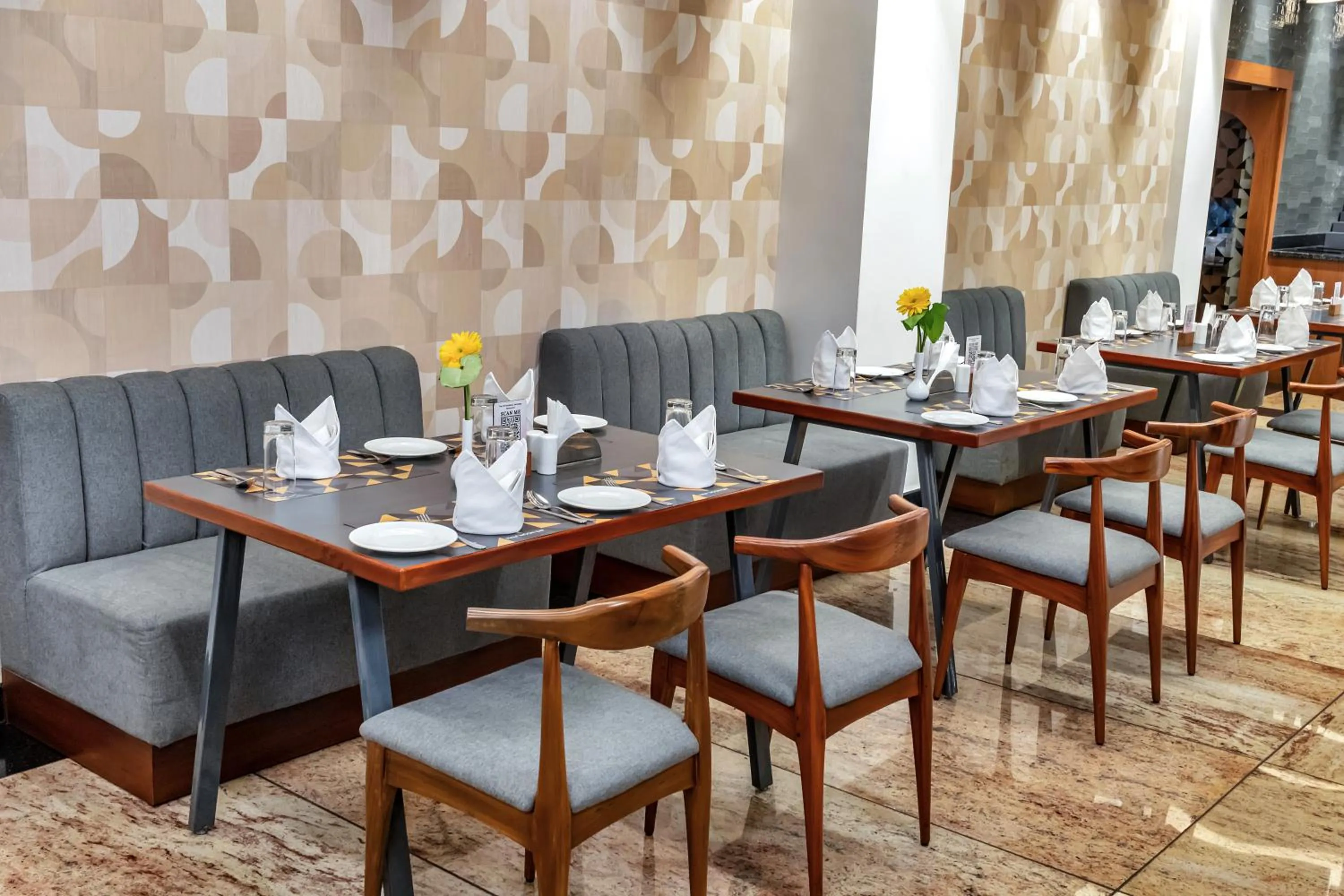 Restaurant/places to eat in The Citi Residenci Hotel, Banskopa