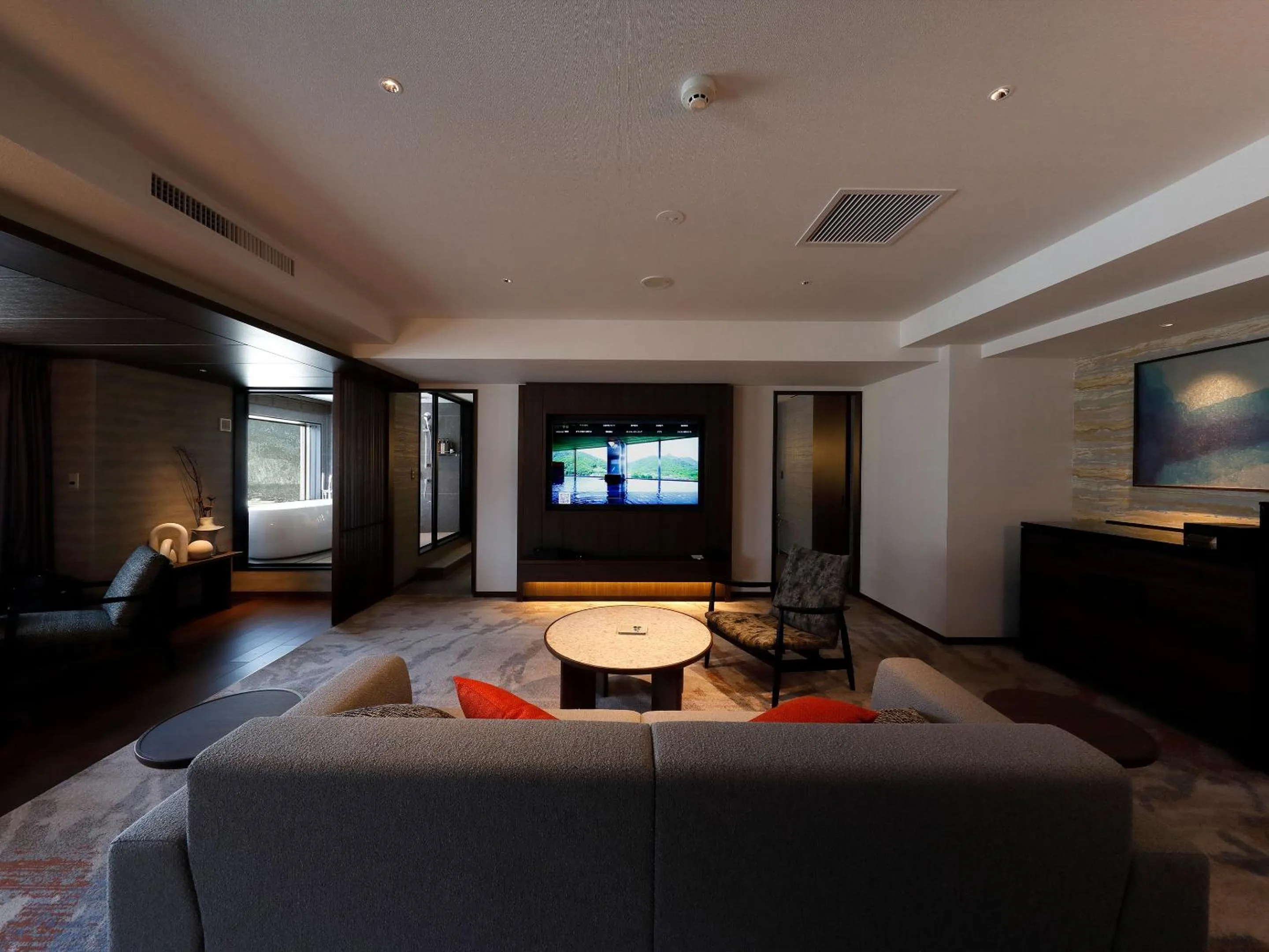 Photo of the whole room in Executive Suite SUIREI