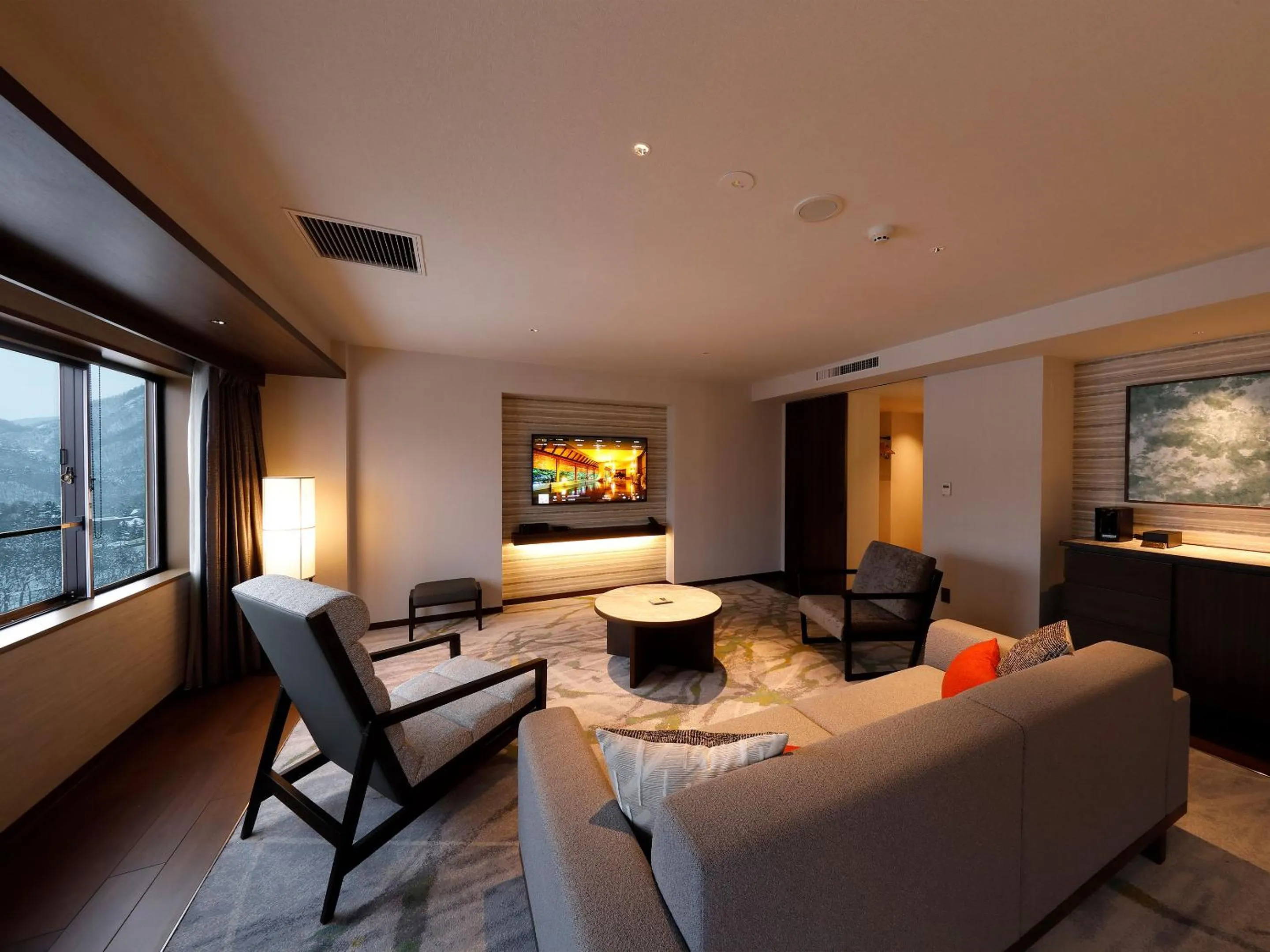 Photo of the whole room in Executive Suite SUIREI