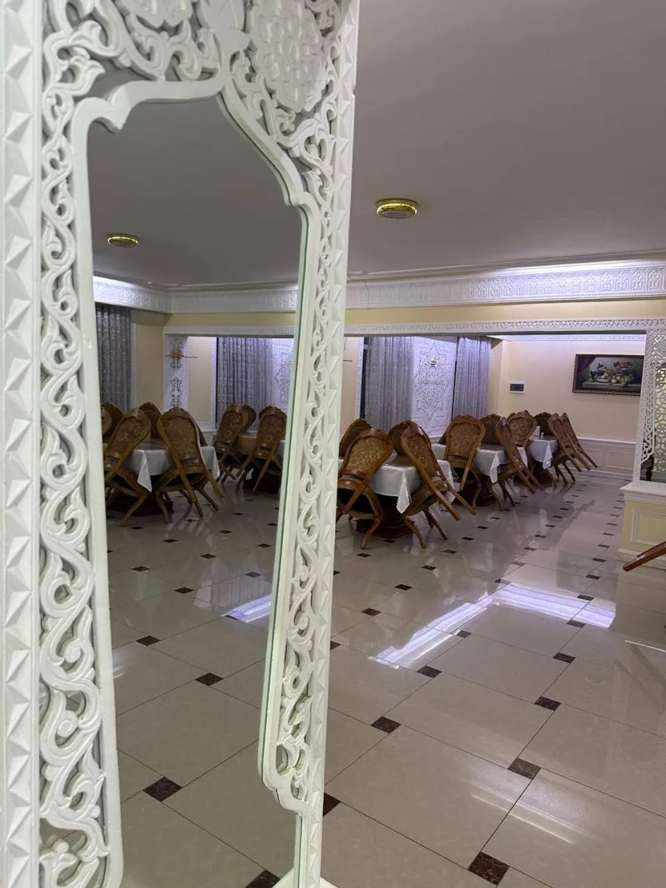 Restaurant/places to eat in Grand Silk Road