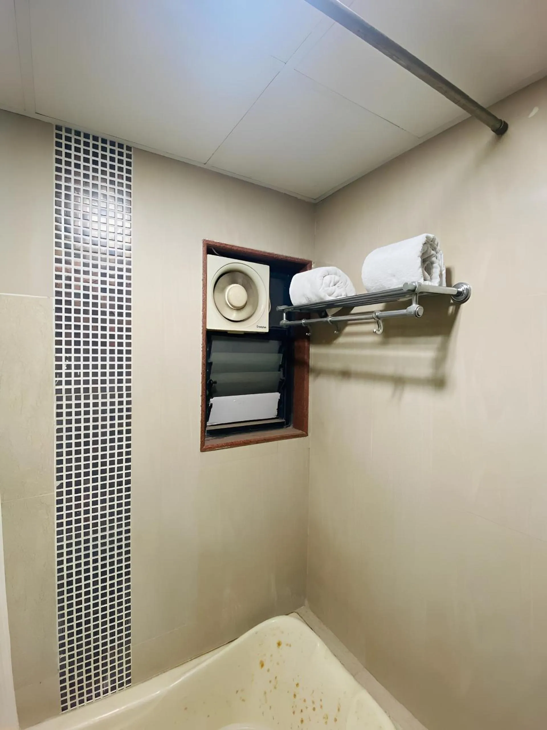 Bathroom in Hotel Crown