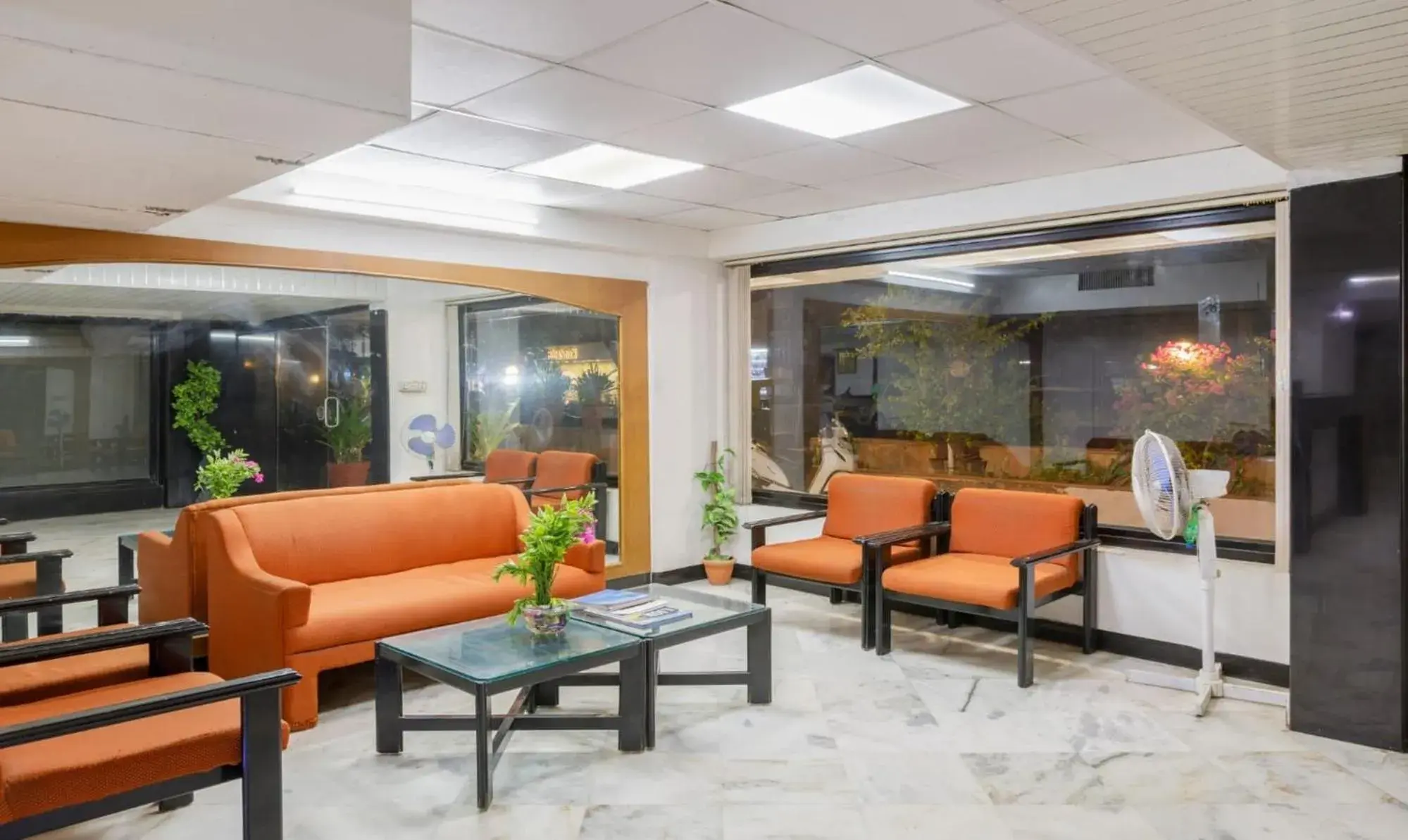 Lobby or reception in Hotel Crown Lobby or reception in Hotel Crown