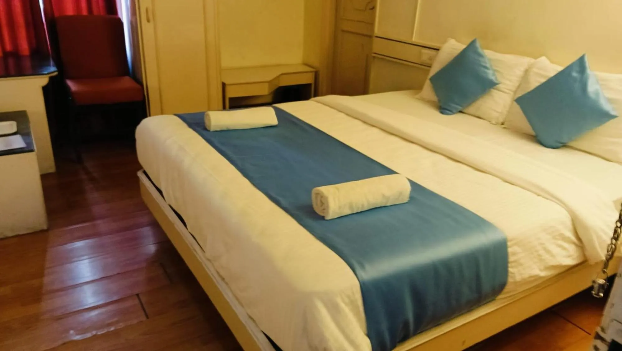 Bed in Hotel Crown