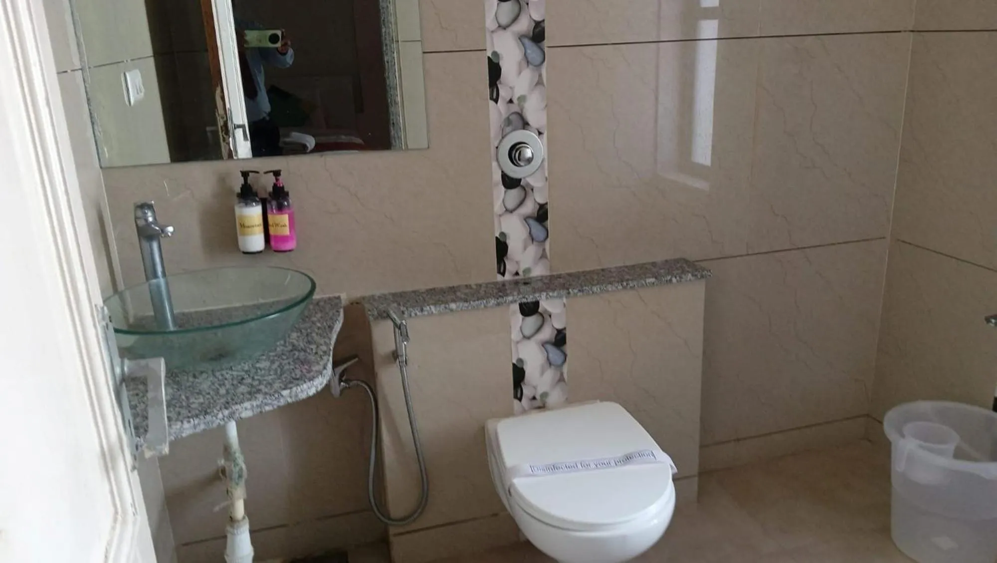 Bathroom in Hotel Crown