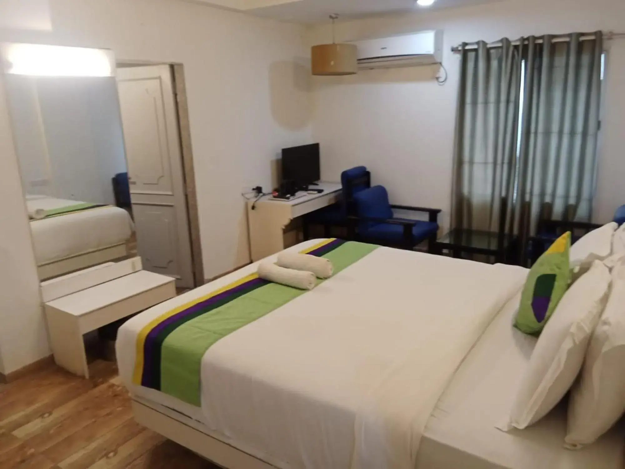 Property building, Bed in Hotel Crown Property building, Bed in Hotel Crown