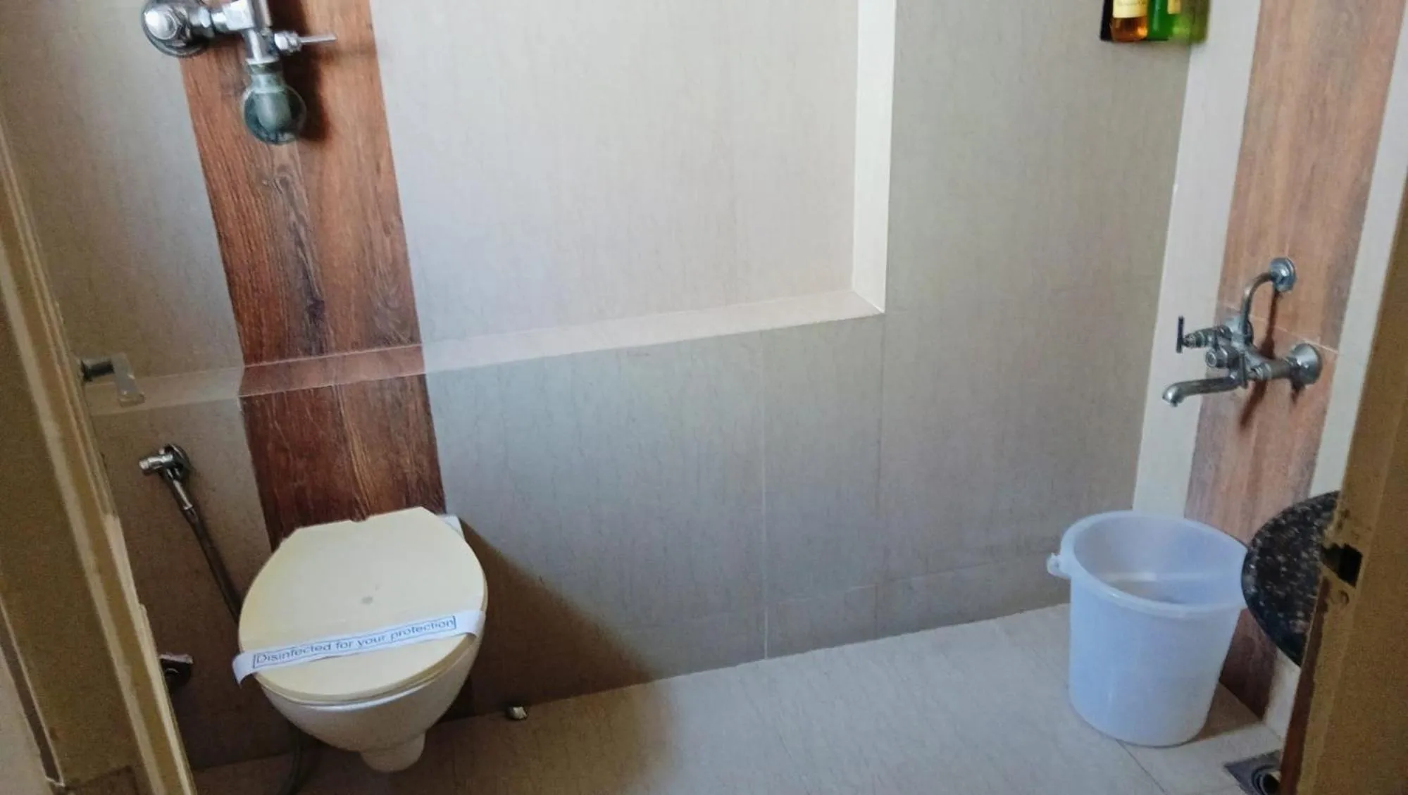 Bathroom in Hotel Crown