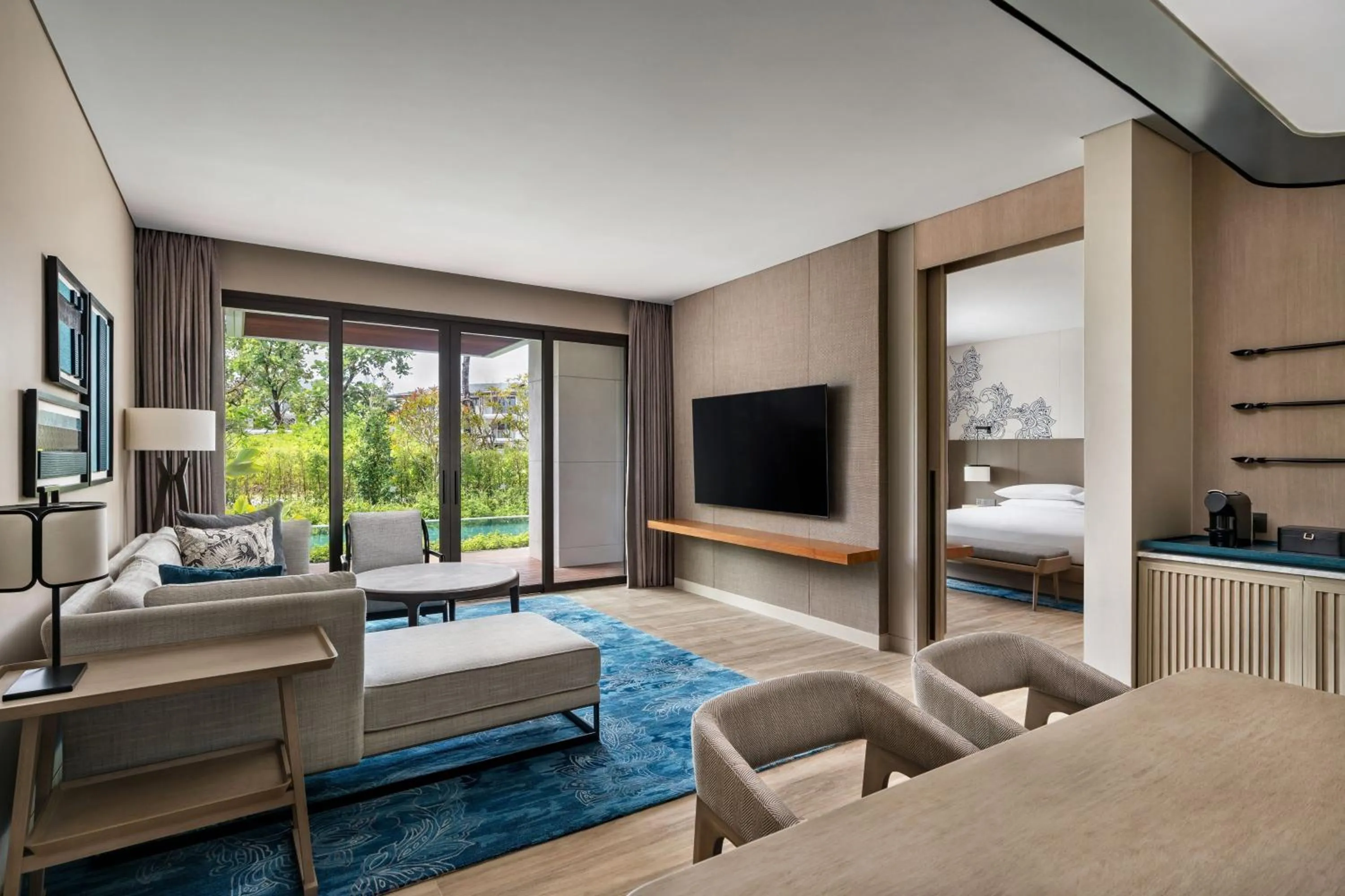 Swimming pool, Bed in Khao Lak Marriott Beach Resort & Spa