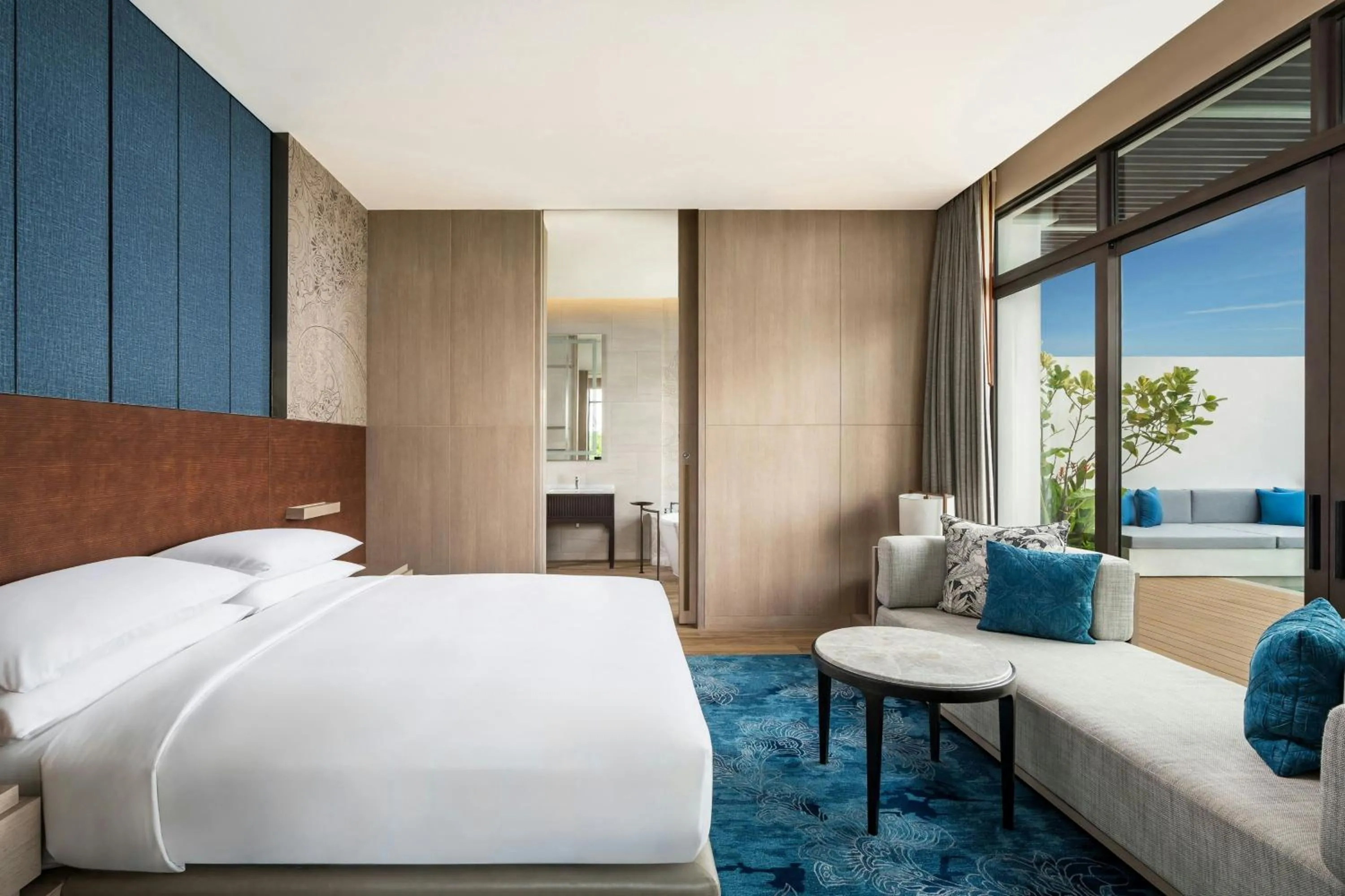 Swimming pool, Bed in Khao Lak Marriott Beach Resort & Spa