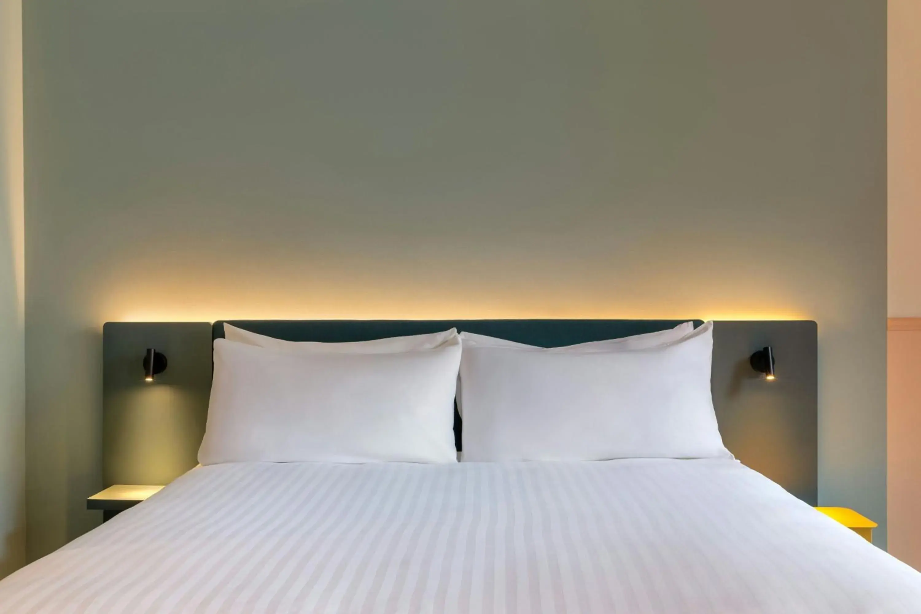 Photo of the whole room, Bed in The Rebyl, Nijmegen, a Tribute Portfolio Hotel Photo of the whole room, Bed in The Rebyl, Nijmegen, a Tribute Portfolio Hotel