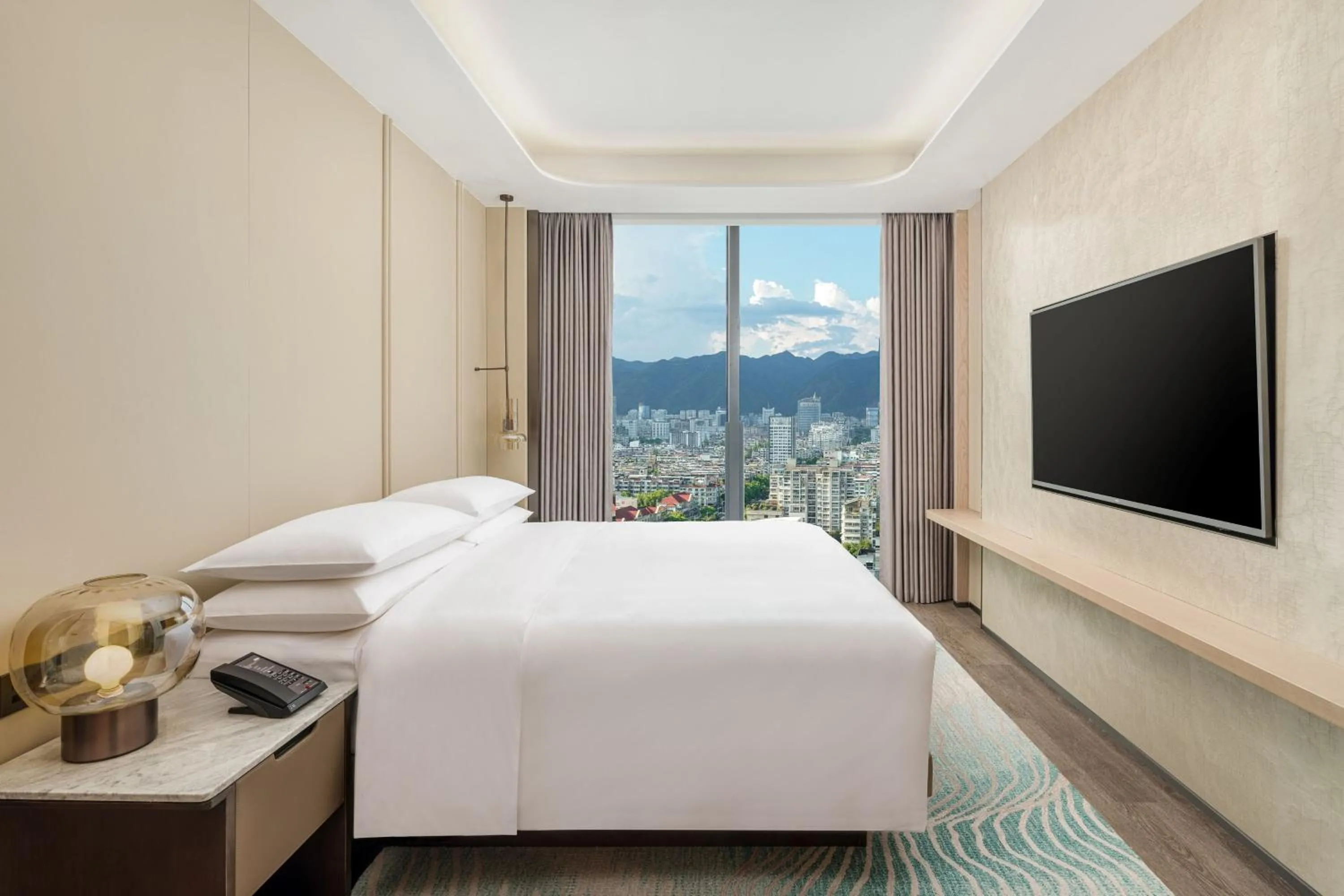 Bedroom, Bed in Lishui Marriott Hotel