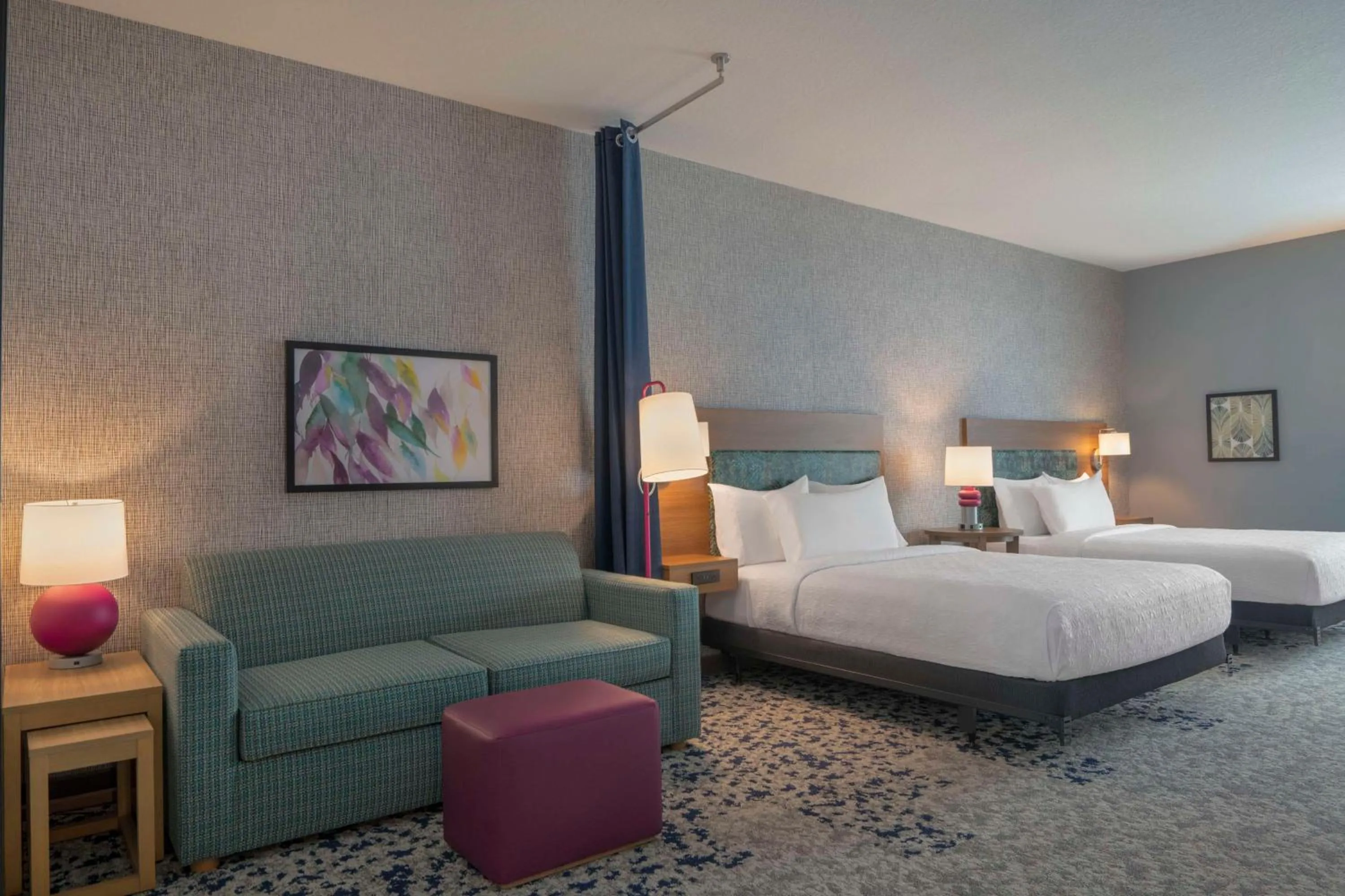 Living room, Bed in Home2 Suites By Hilton Sanford Orlando North