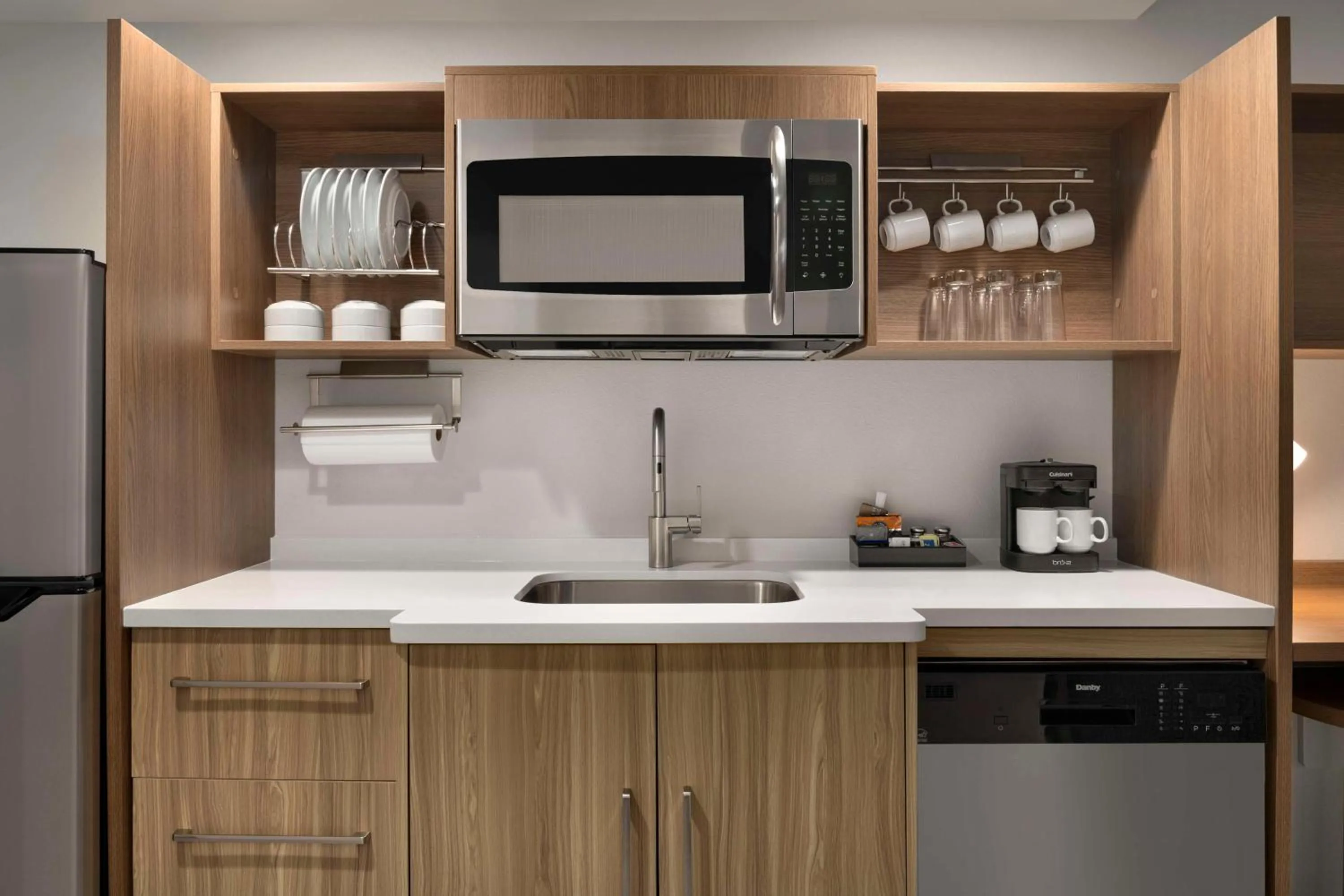 Kitchen or kitchenette in Home2 Suites By Hilton Sanford Orlando North