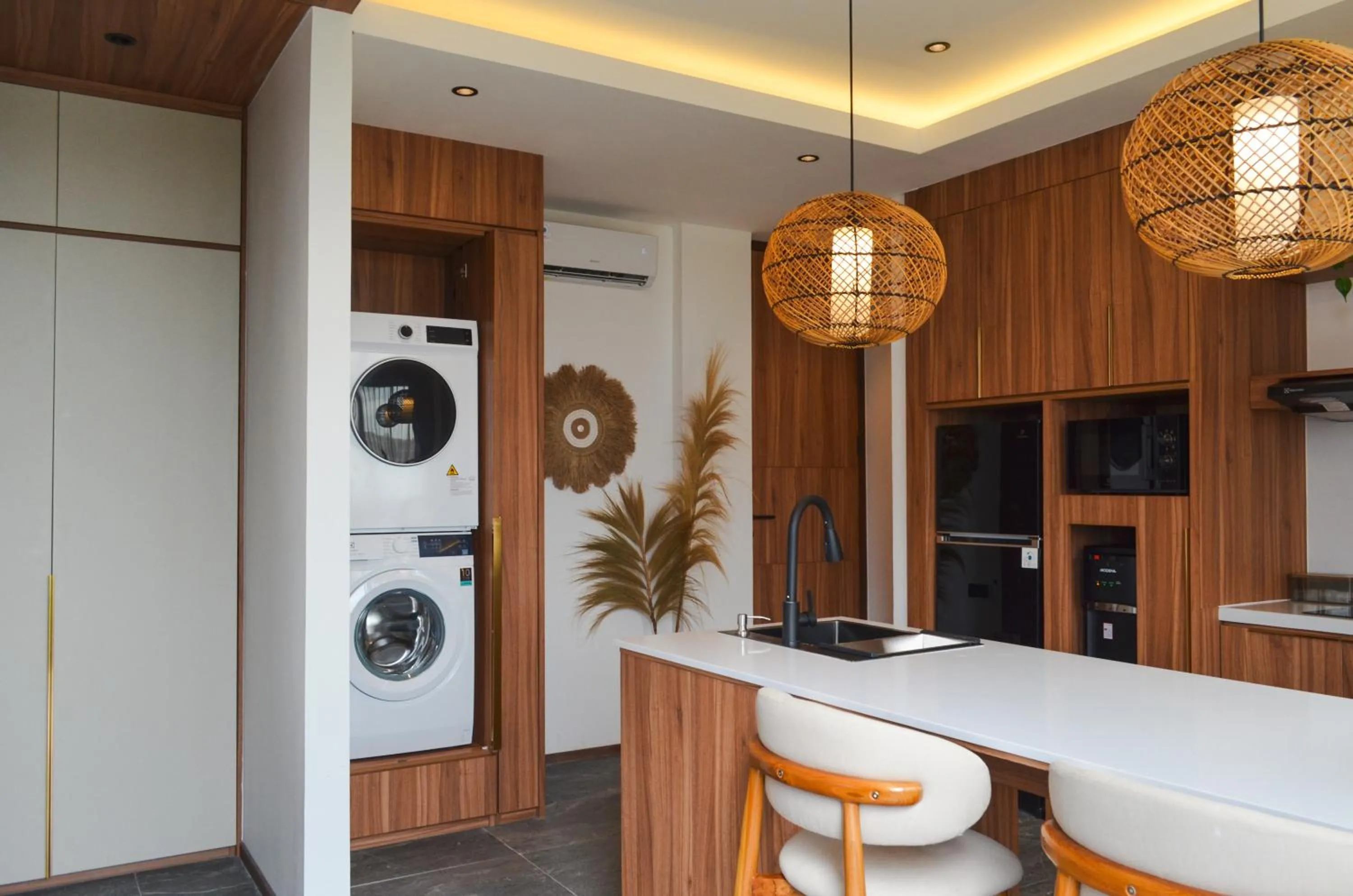 KammOra Living and Villas