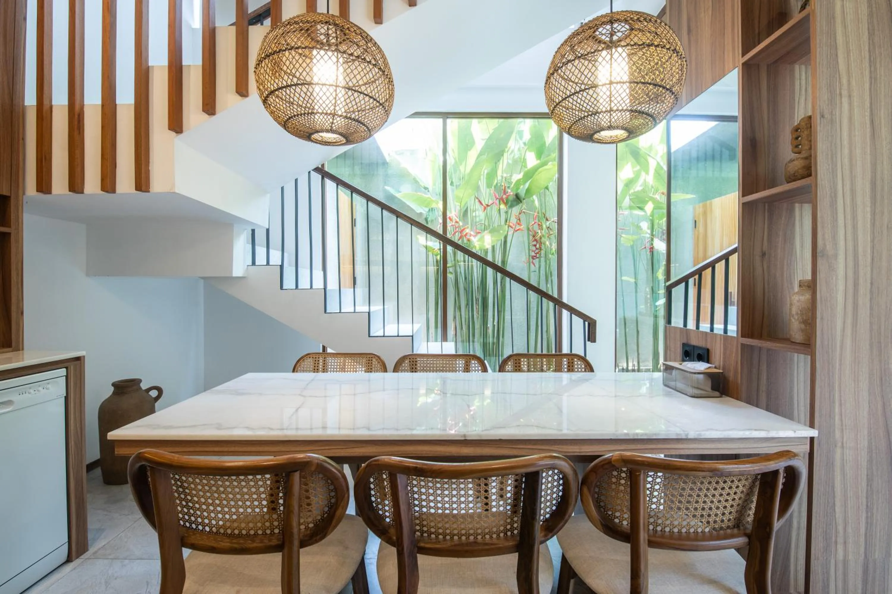 Dining area in KammOra Living and Villas