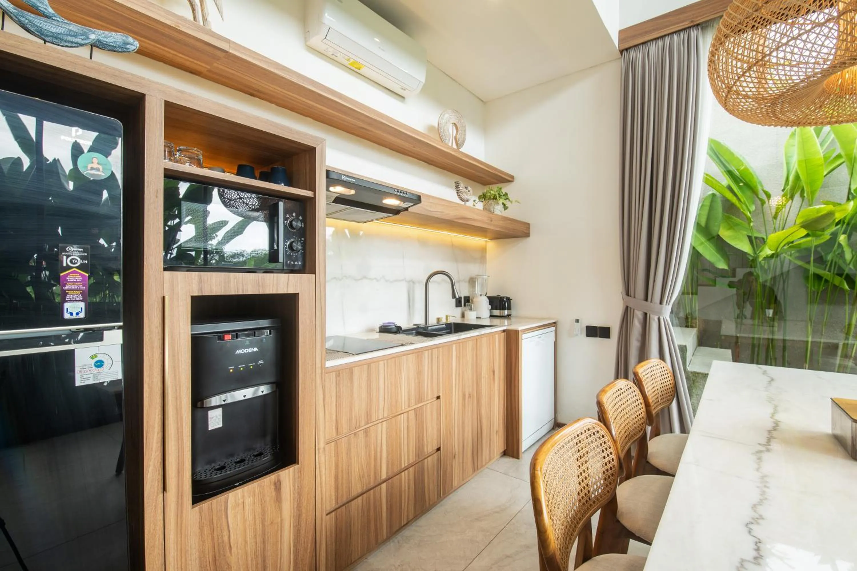 Kitchen or kitchenette in KammOra Living and Villas